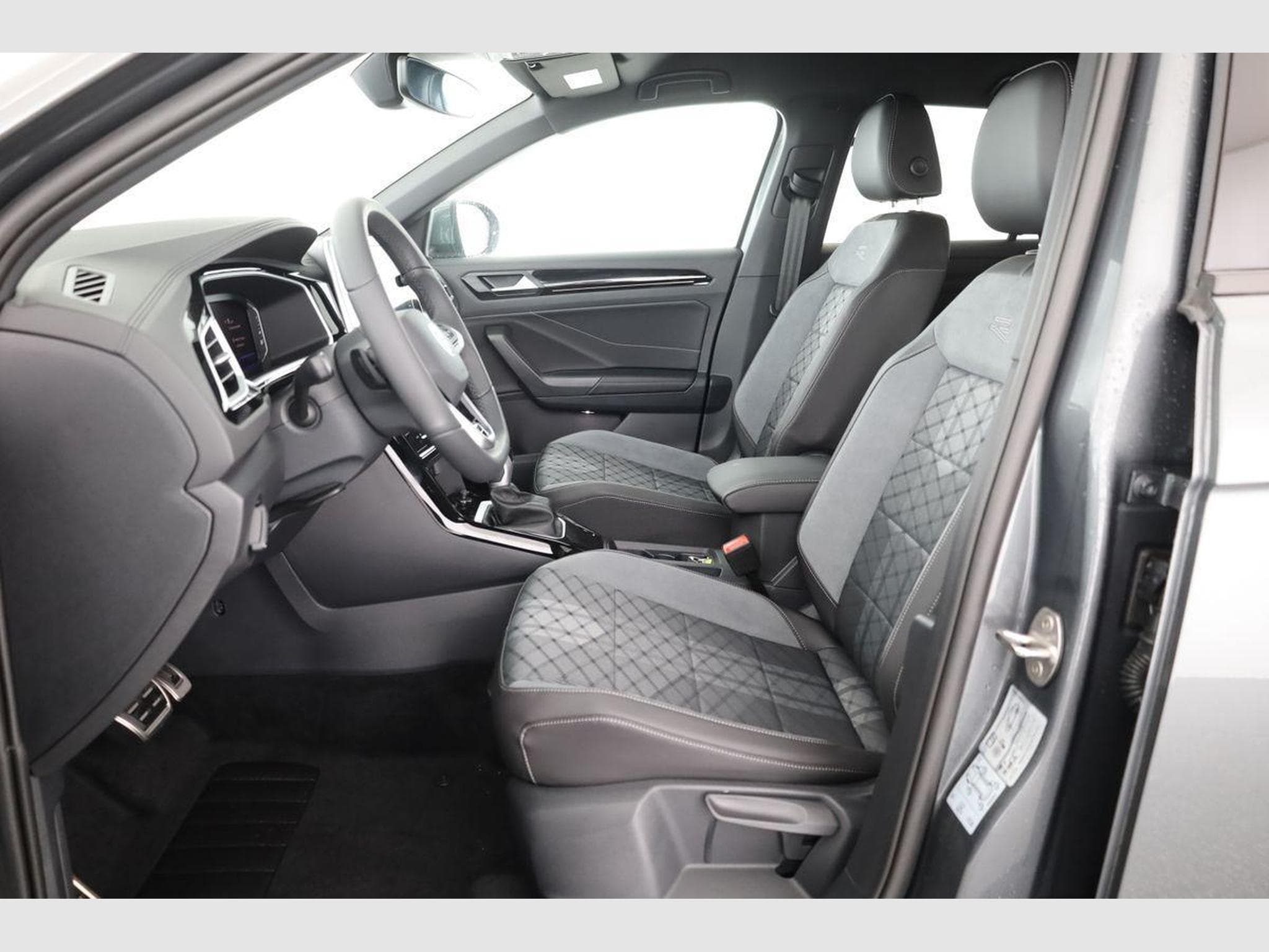 VW T-Roc R-Line (2025) - Photo 9