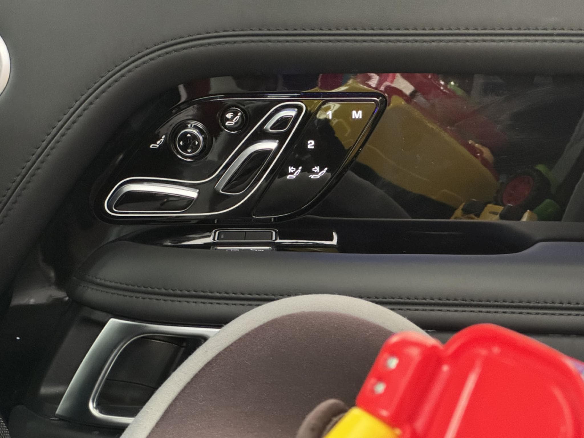 Land-Rover Range Rover 4.4 SDV8 340 Autobiography (2018) - Photo 20