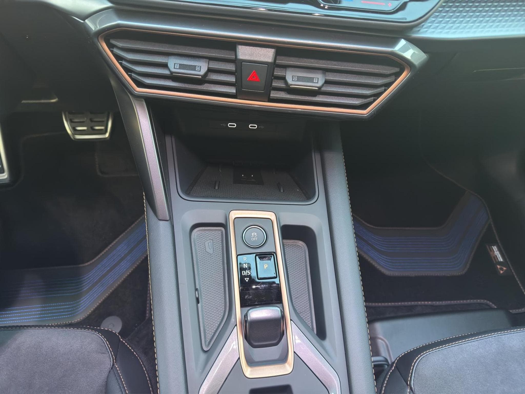 Cupra Formentor 1.5 eTSI DSG (2026) - Foto 13