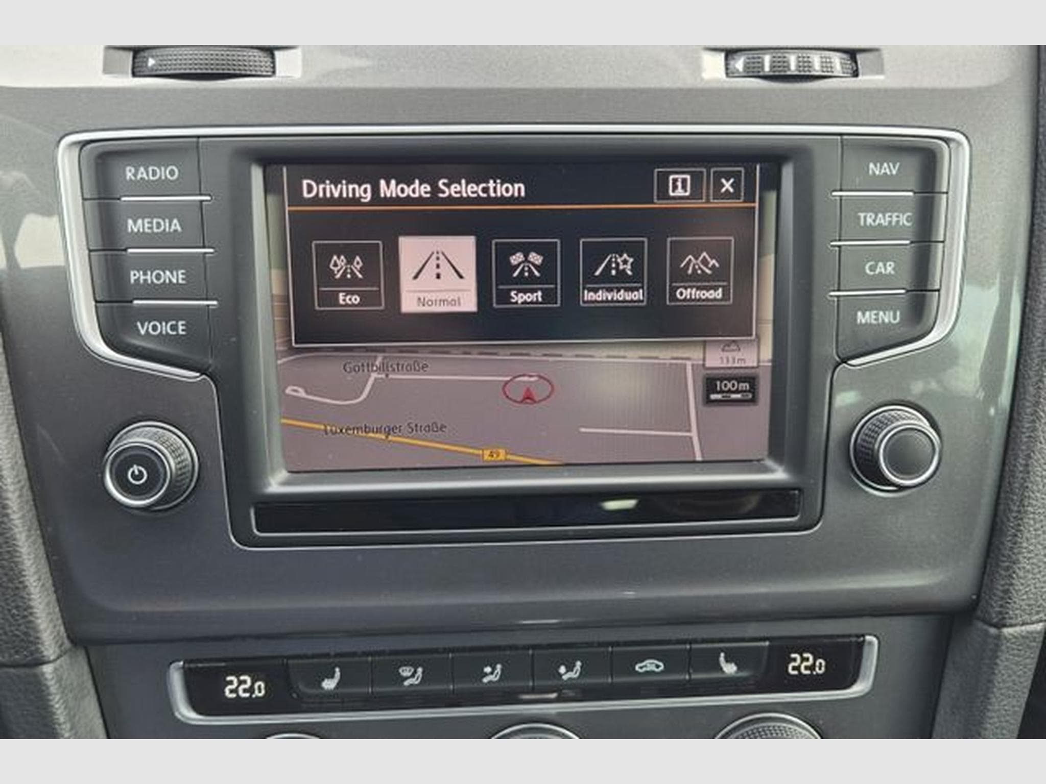 VW Golf Golf VII Alltrack Variant BMT 4Motion, AHK. (2016) - Photo 11