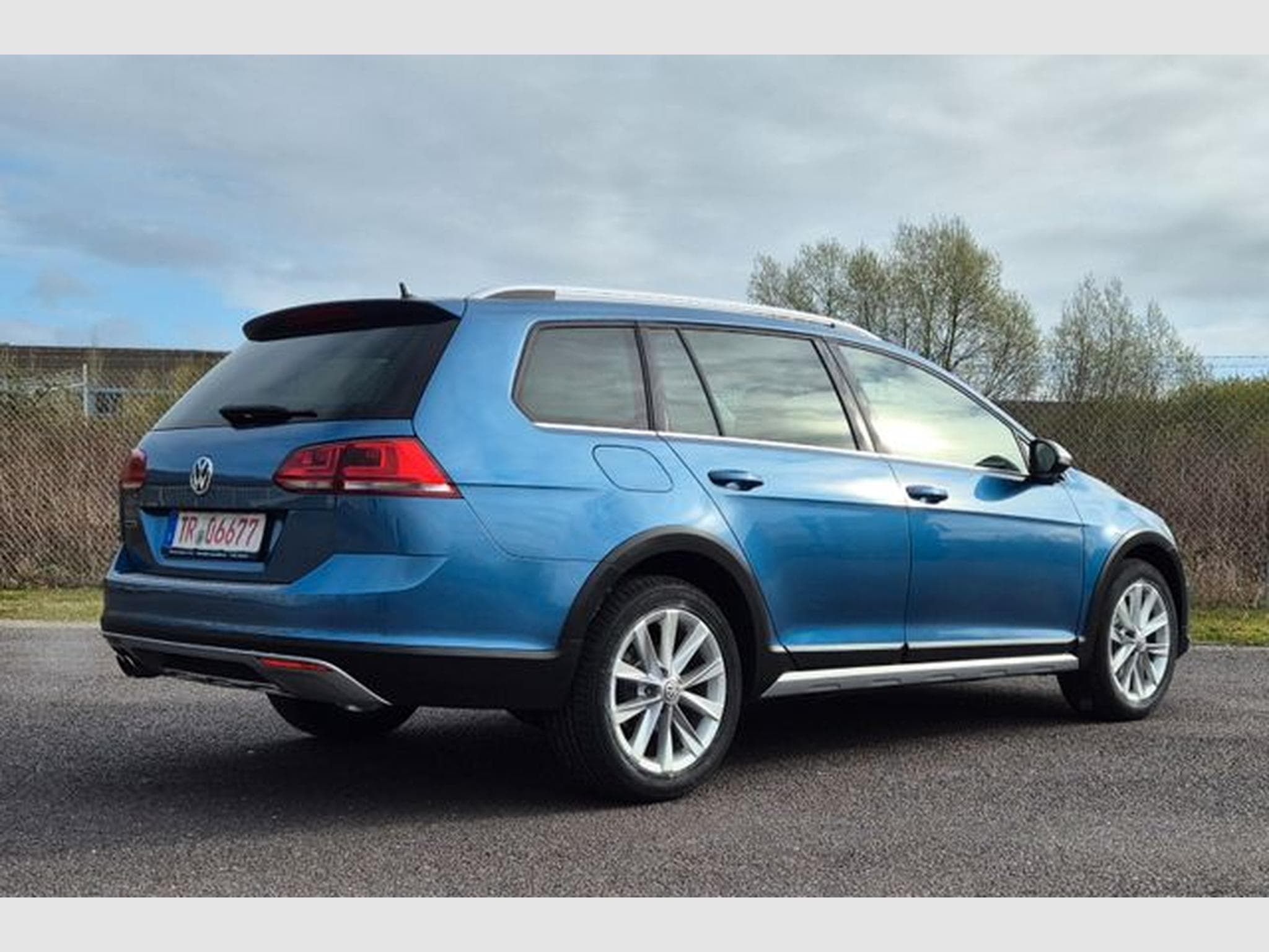 VW Golf Golf VII Alltrack Variant BMT 4Motion, AHK. (2016) - Photo 7