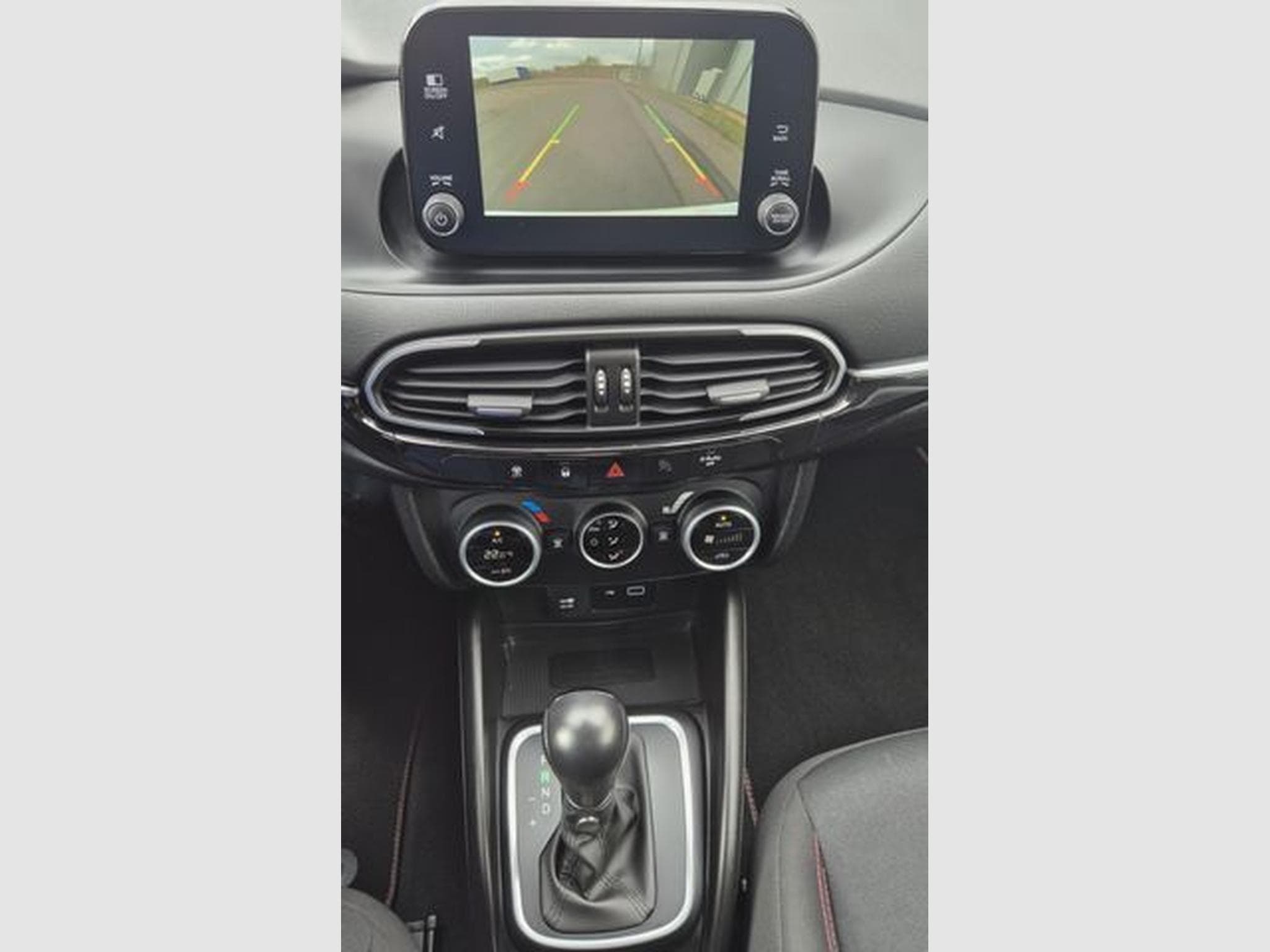 Fiat Tipo Tipo Red Mild-Hybride 130 Autom. (2023) - Photo 10