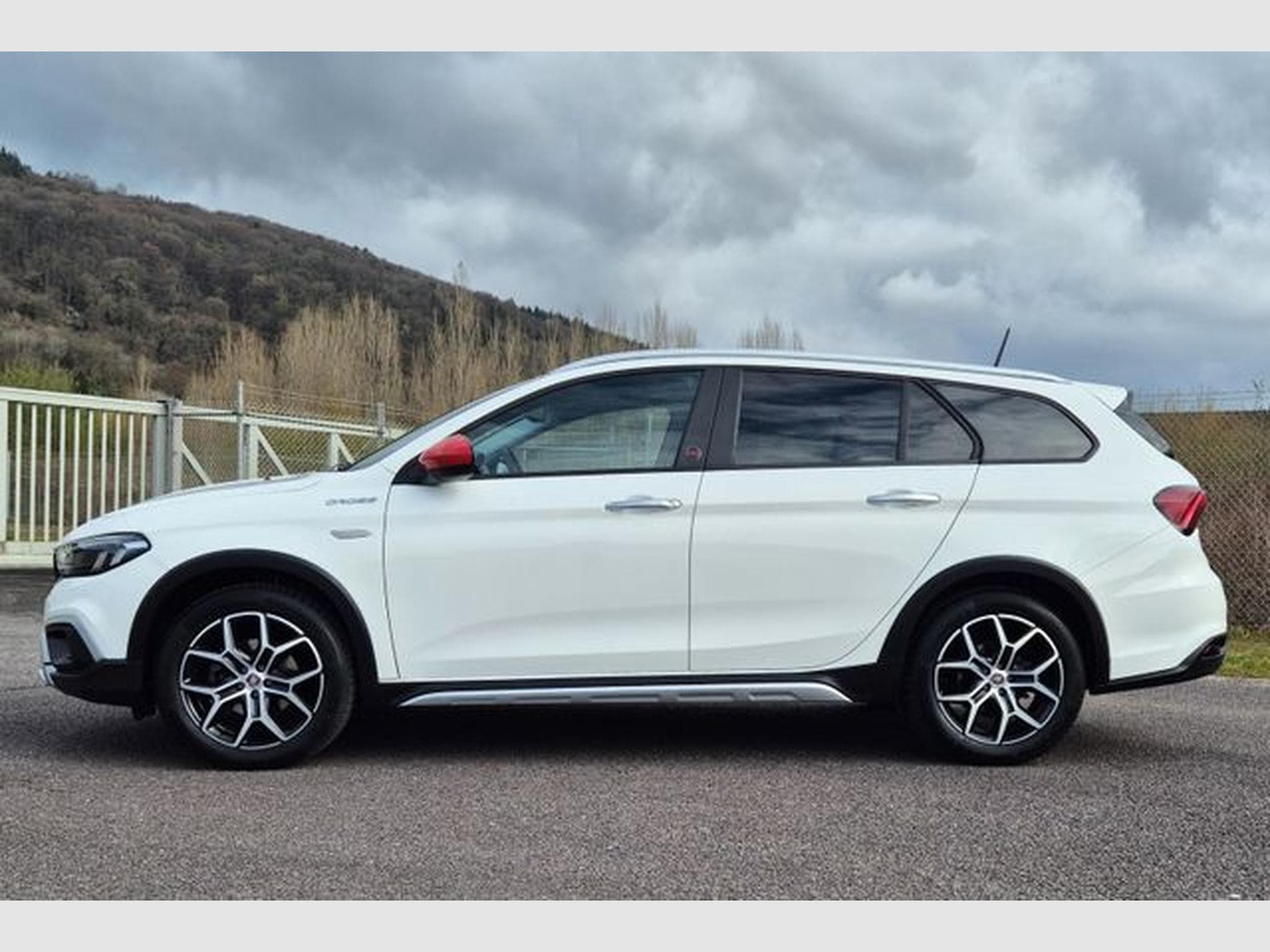 Fiat Tipo Tipo Red Mild-Hybride 130 Autom. (2023) - Photo 2