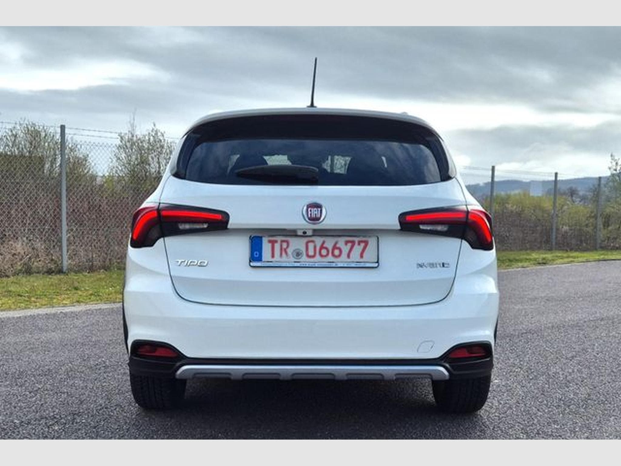 Fiat Tipo Tipo Red Mild-Hybride 130 Autom. (2023) - Photo 4