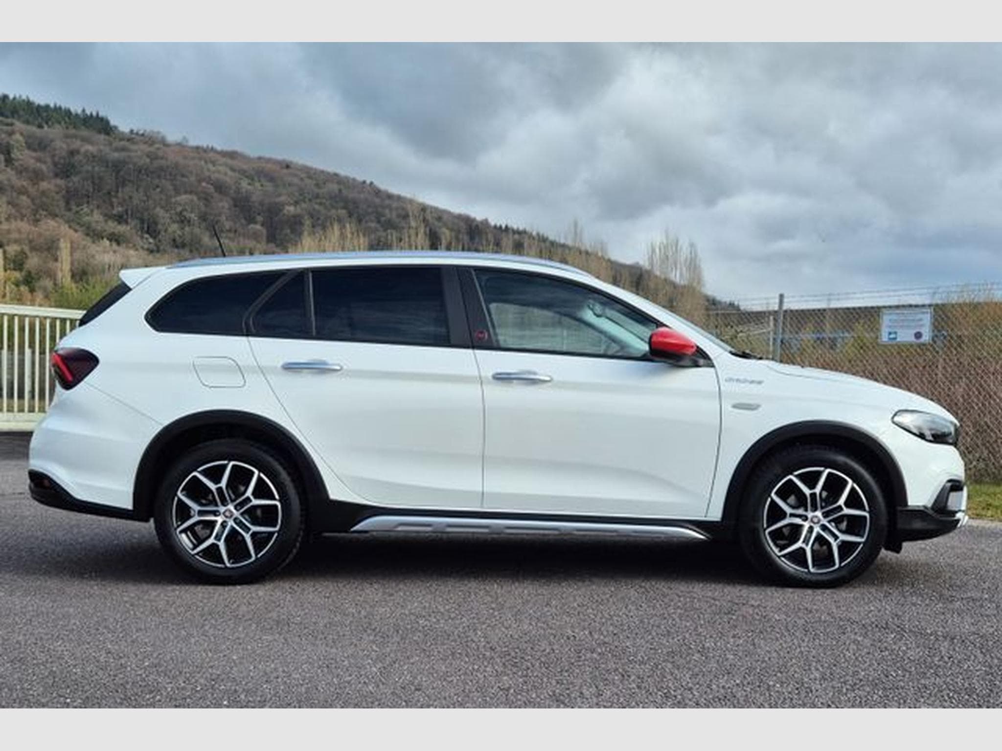 Fiat Tipo Tipo Red Mild-Hybride 130 Autom. (2023) - Photo 7