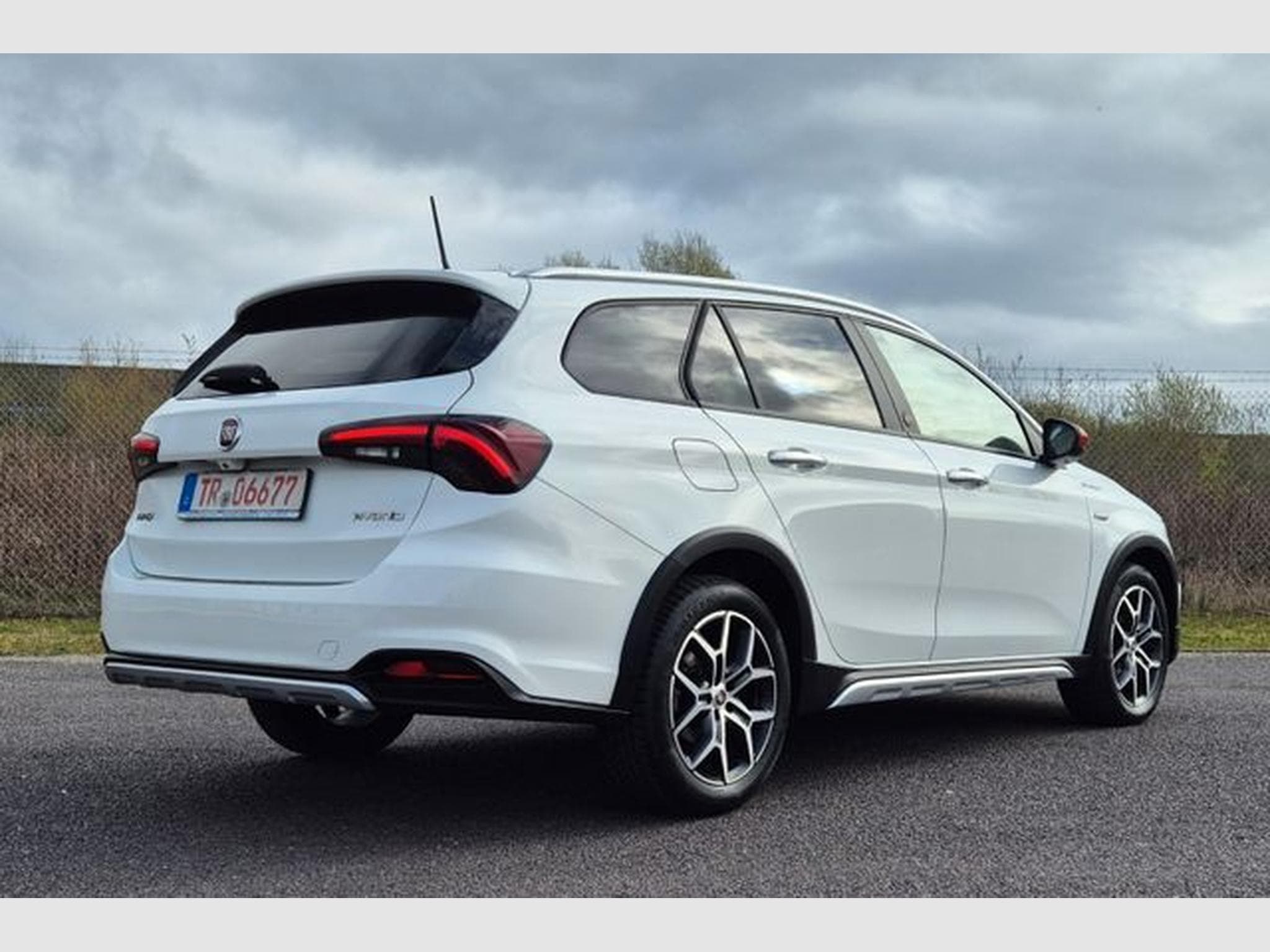 Fiat Tipo Tipo Red Mild-Hybride 130 Autom. (2023) - Photo 8