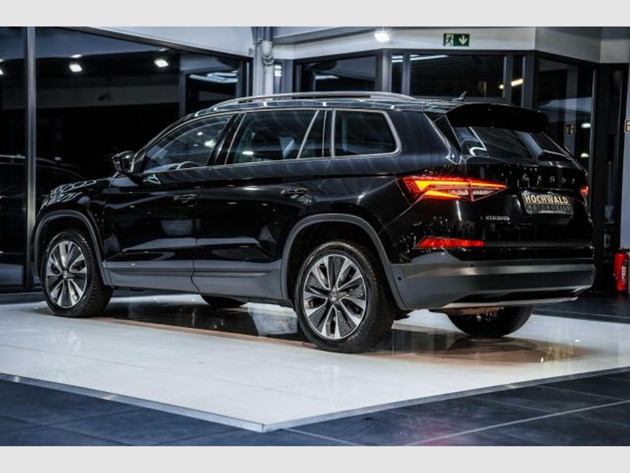 Skoda Kodiaq Kodiaq 2.0 TDI DSG Tour 4x4 NAVI LED RFK 7-Sitz (2022) - Photo 11