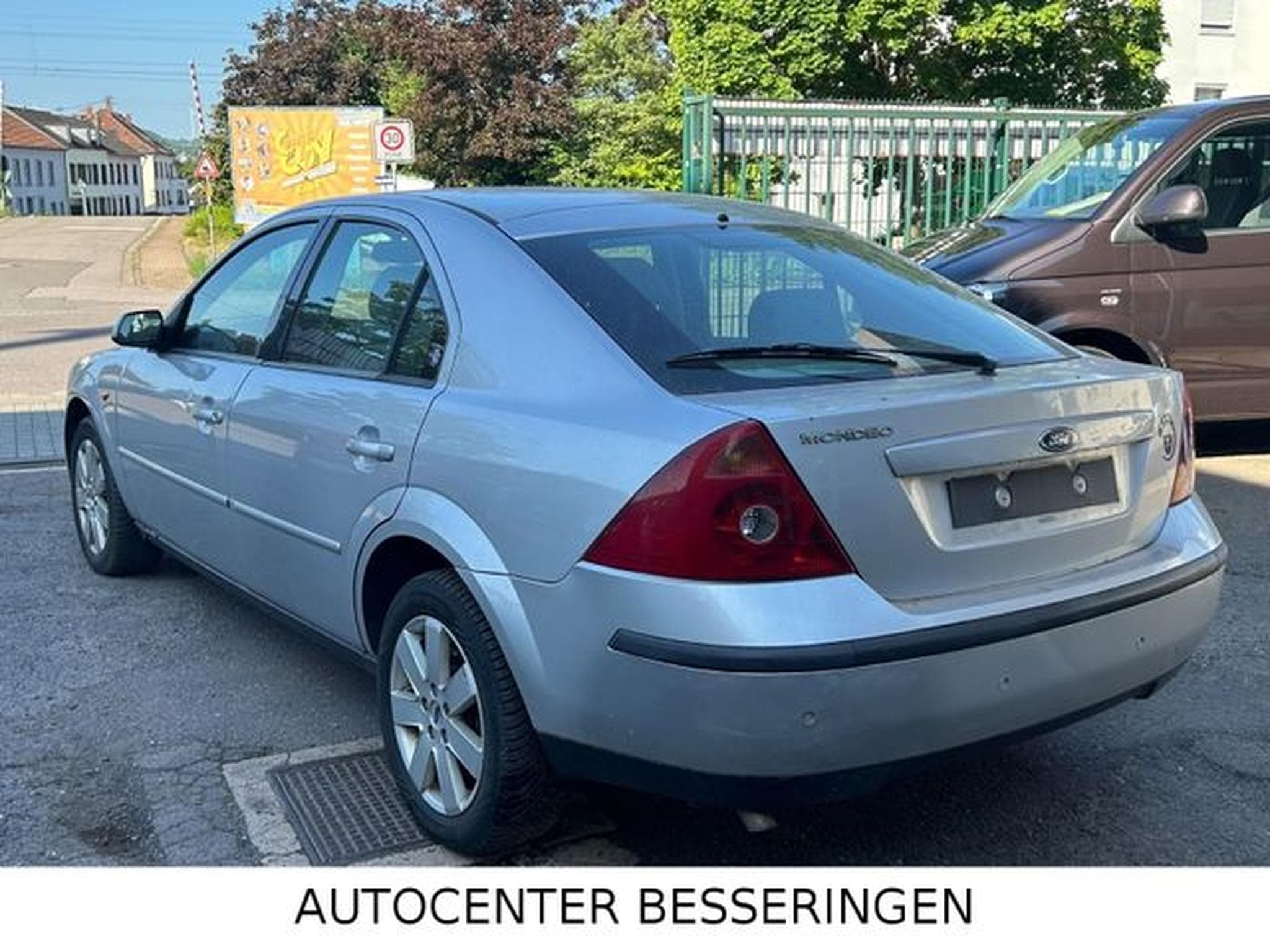 Ford Mondeo Mondeo Ghia * KLIMA * SITZHEIZUNG * EURO 4 * (2002) - Photo 4