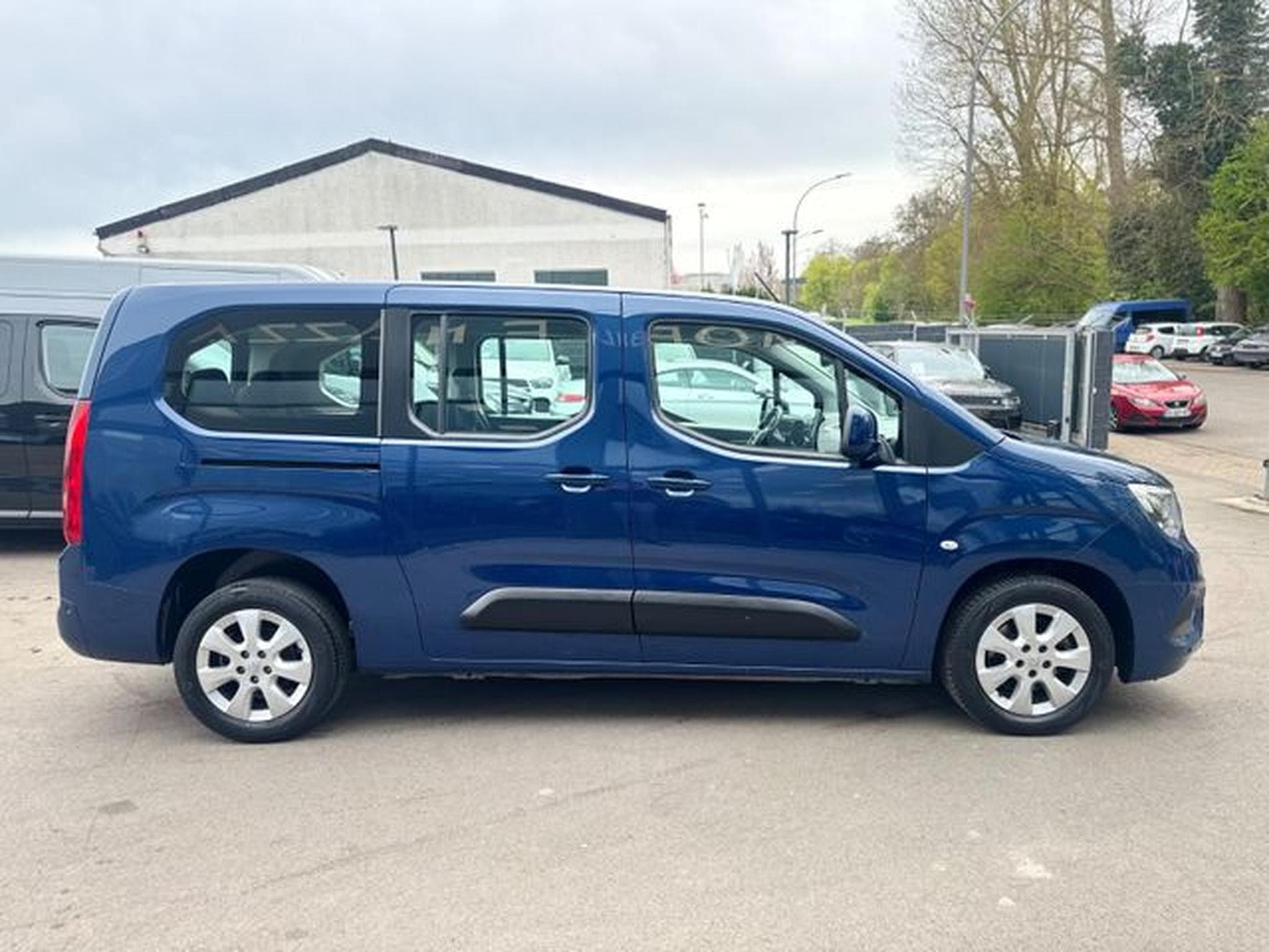 Opel Combo COMBO LIFE XL*KAMERA*HEAD-UP-SHZ*7.SITZER*1.HD* (2019) - Foto 12