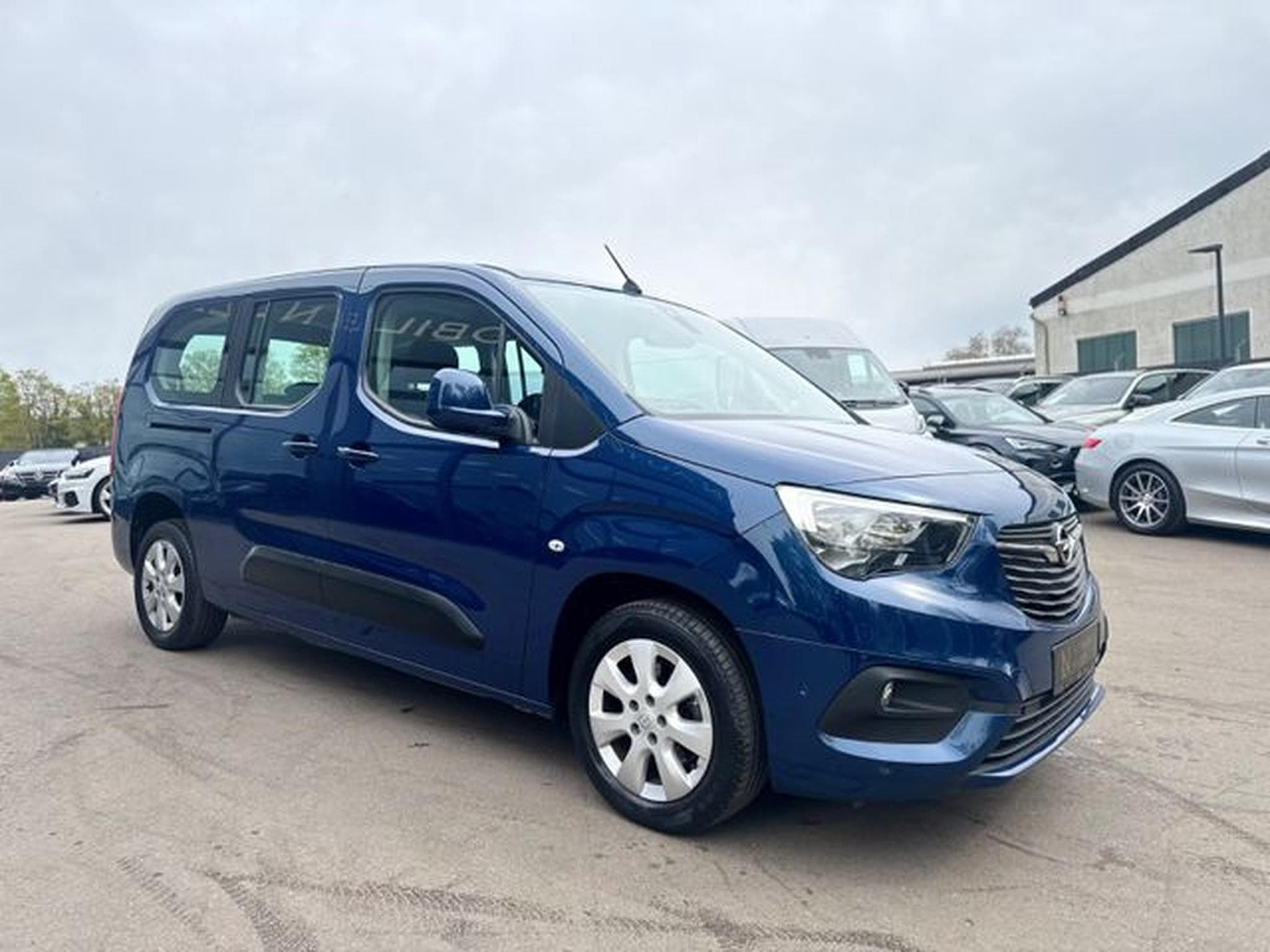 Opel Combo COMBO LIFE XL*KAMERA*HEAD-UP-SHZ*7.SITZER*1.HD* (2019) - Foto 4