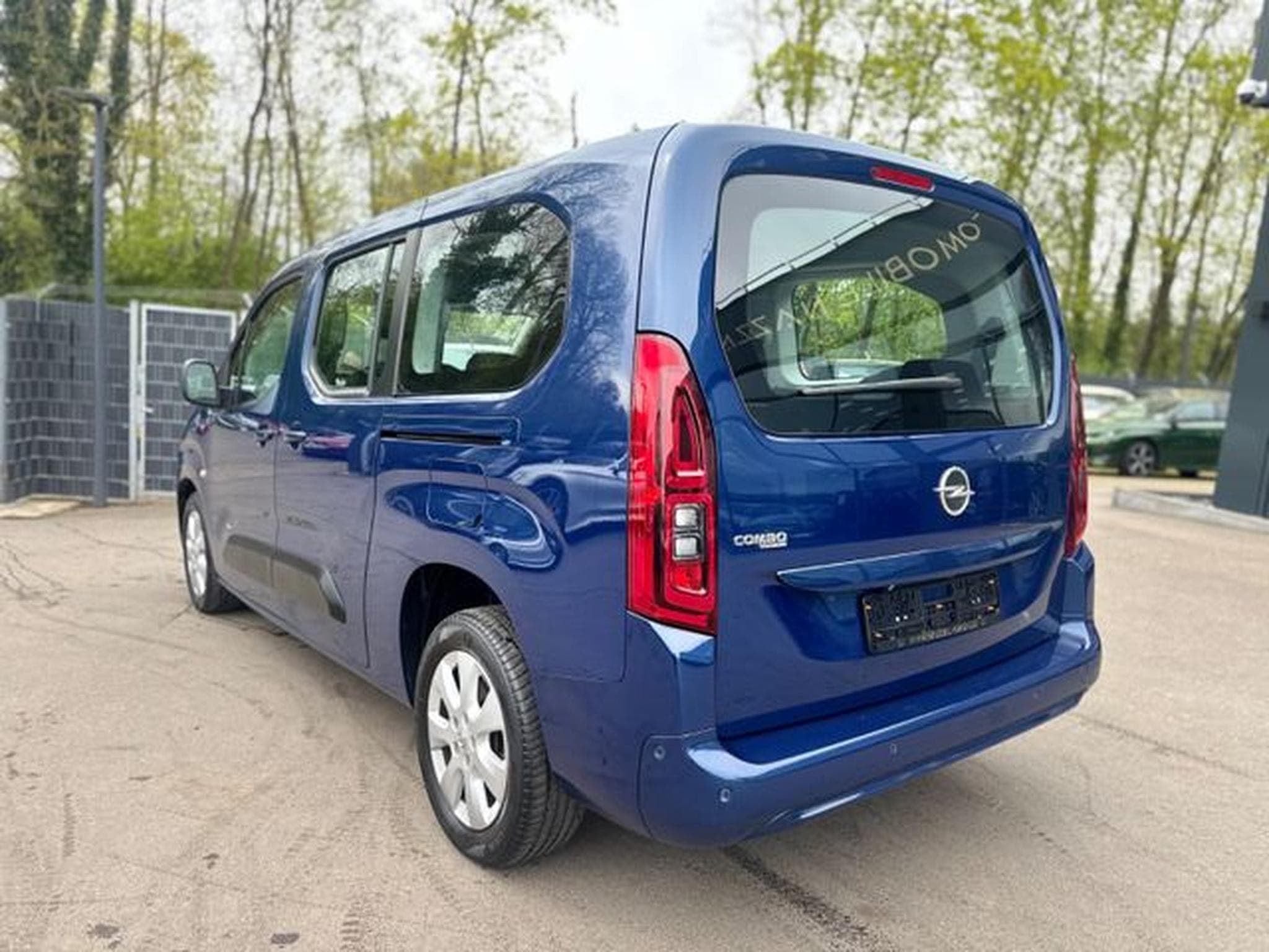 Opel Combo COMBO LIFE XL*KAMERA*HEAD-UP-SHZ*7.SITZER*1.HD* (2019) - Foto 9
