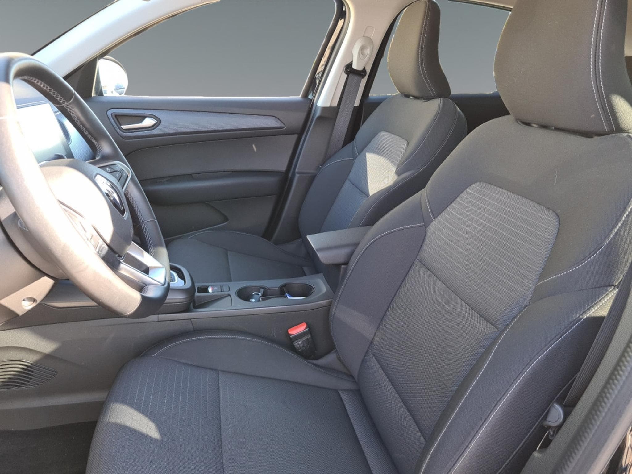 Renault Arkana 1,6L E-TECH Full Hybrid Evolution (2023) - Photo 10