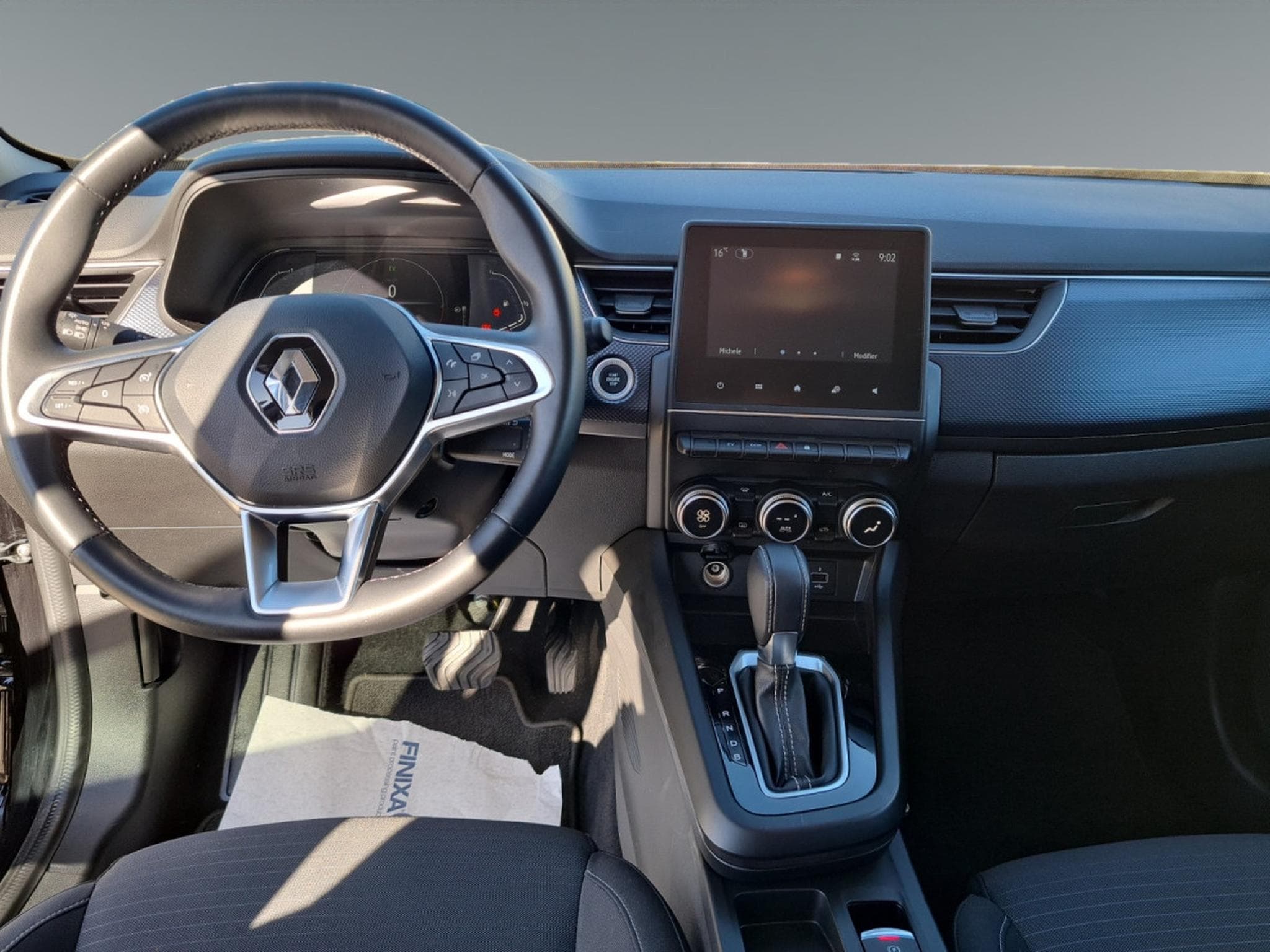 Renault Arkana 1,6L E-TECH Full Hybrid Evolution (2023) - Photo 12