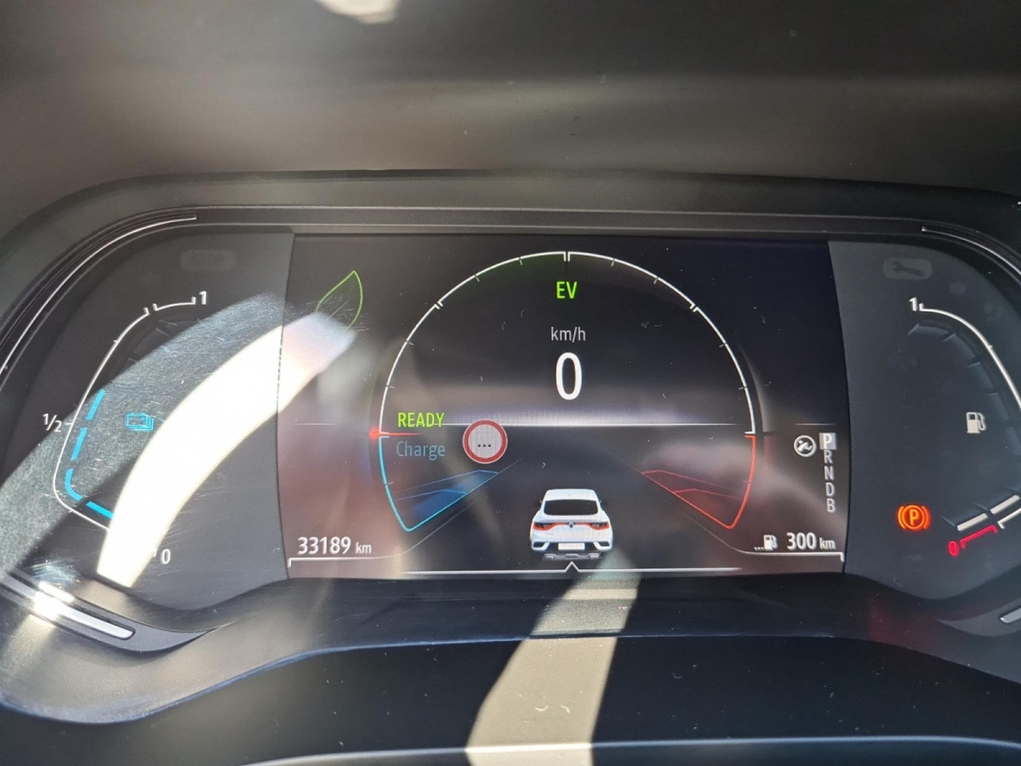 Renault Arkana 1,6L E-TECH Full Hybrid Evolution (2023) - Photo 14