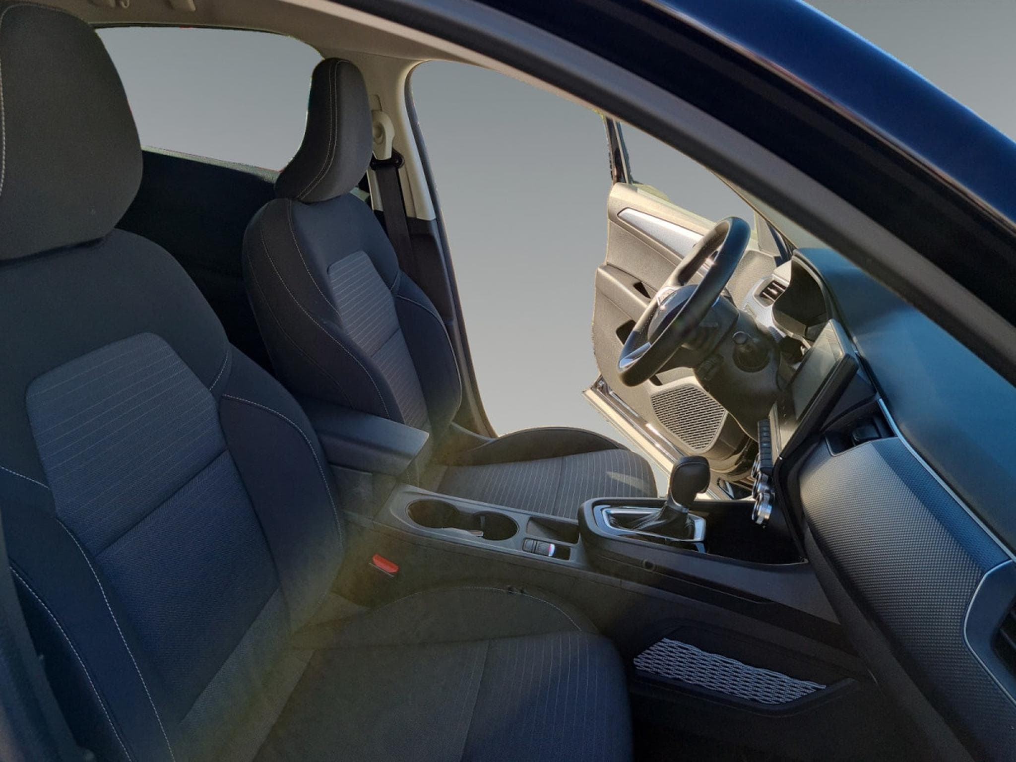 Renault Arkana 1,6L E-TECH Full Hybrid Evolution (2023) - Photo 16