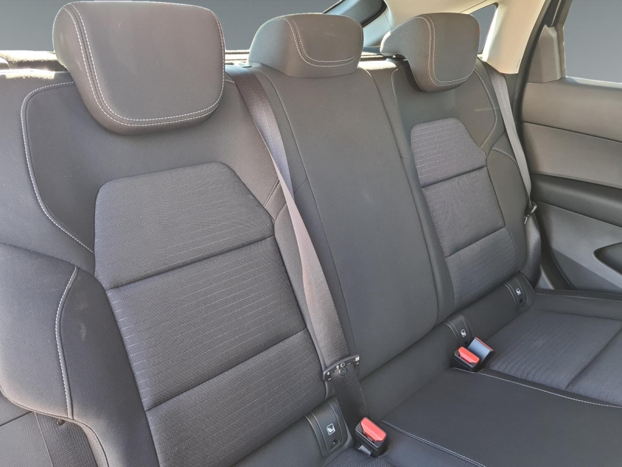 Renault Arkana 1,6L E-TECH Full Hybrid Evolution (2023) - Photo 17