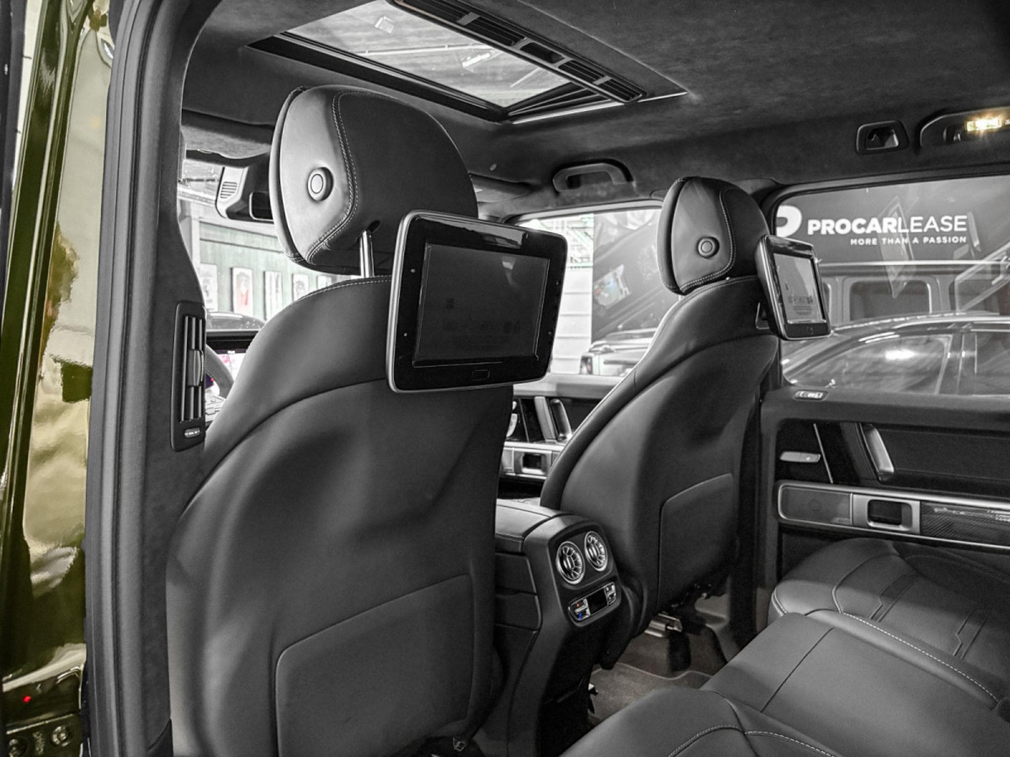 Mercedes G 63 AMG G63 AMG MANUFAKTUR/22/BURMESTER/CARBON/TV/STHZ (2023) - Photo 16