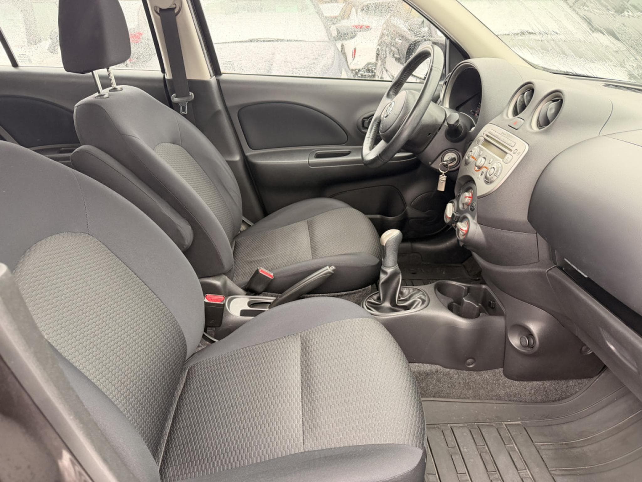 Nissan Micra 1.2 100 Pure Drive (2012) - Photo 10