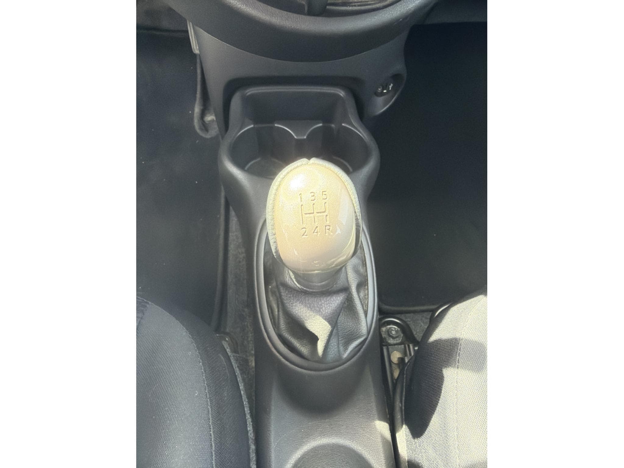 Nissan Micra 1.2 100 Pure Drive (2012) - Foto 19