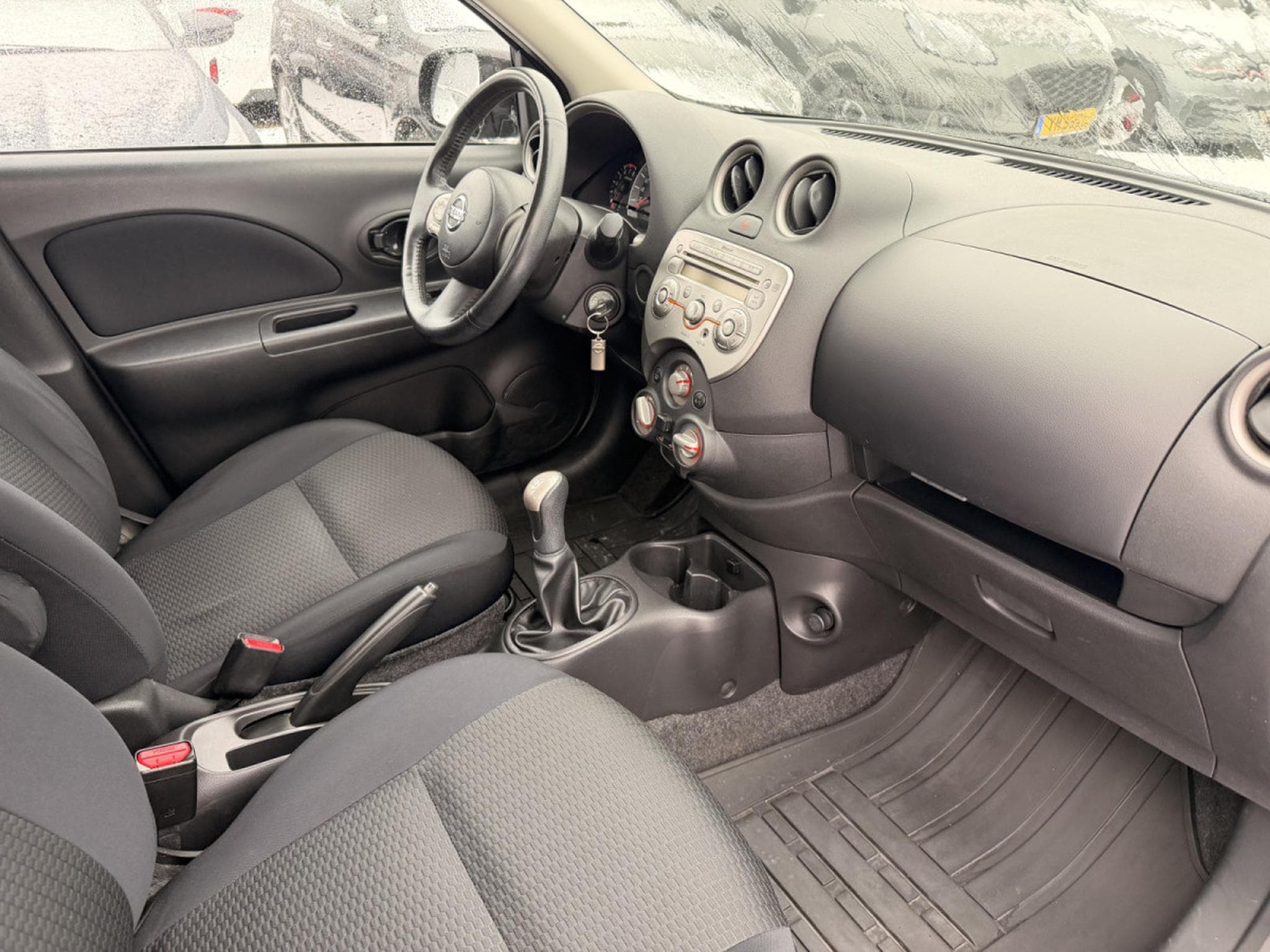 Nissan Micra 1.2 100 Pure Drive (2012) - Photo 3