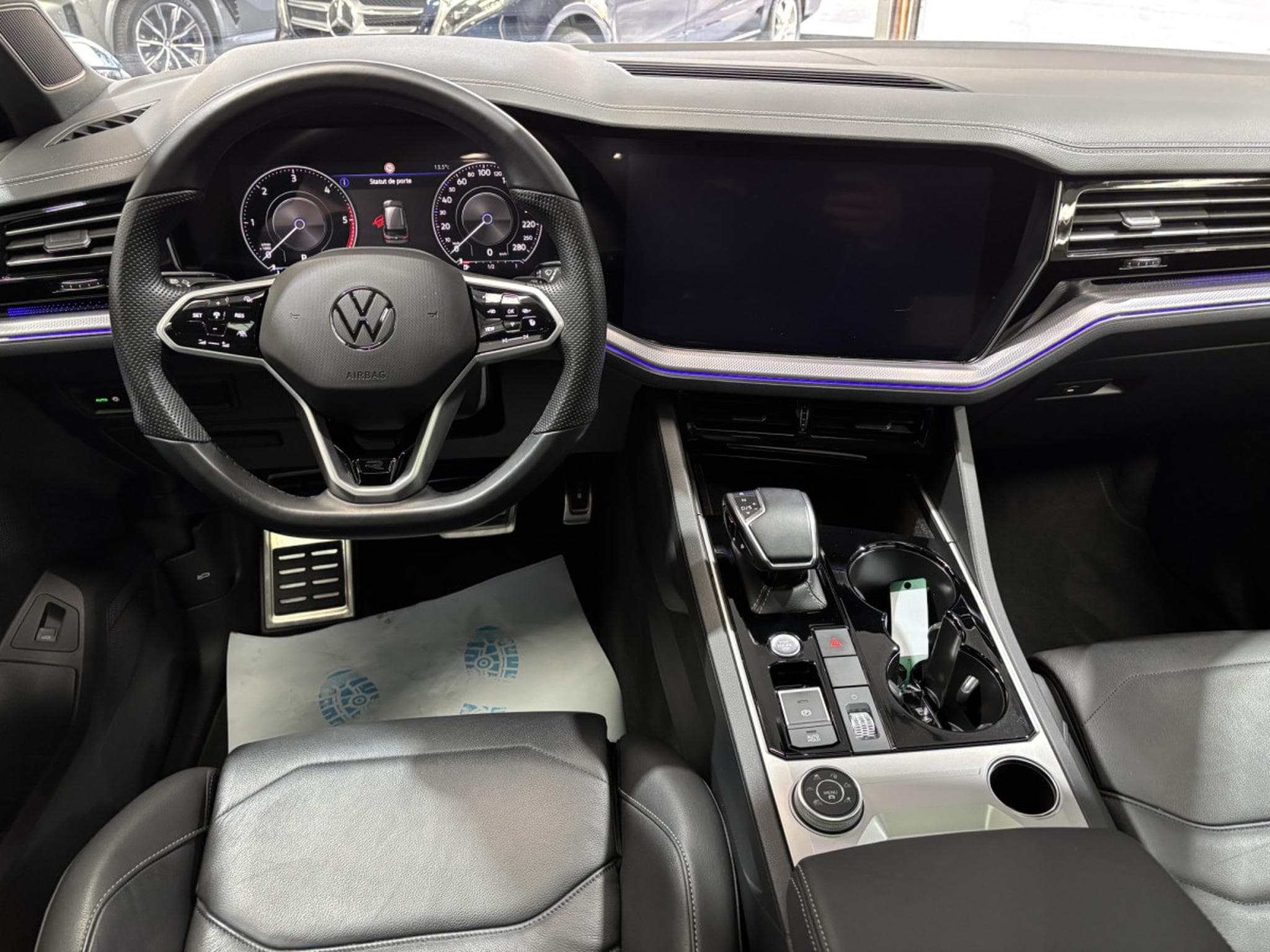 VW Touareg 3.0 V6 TDI R Line (2022) - Photo 10