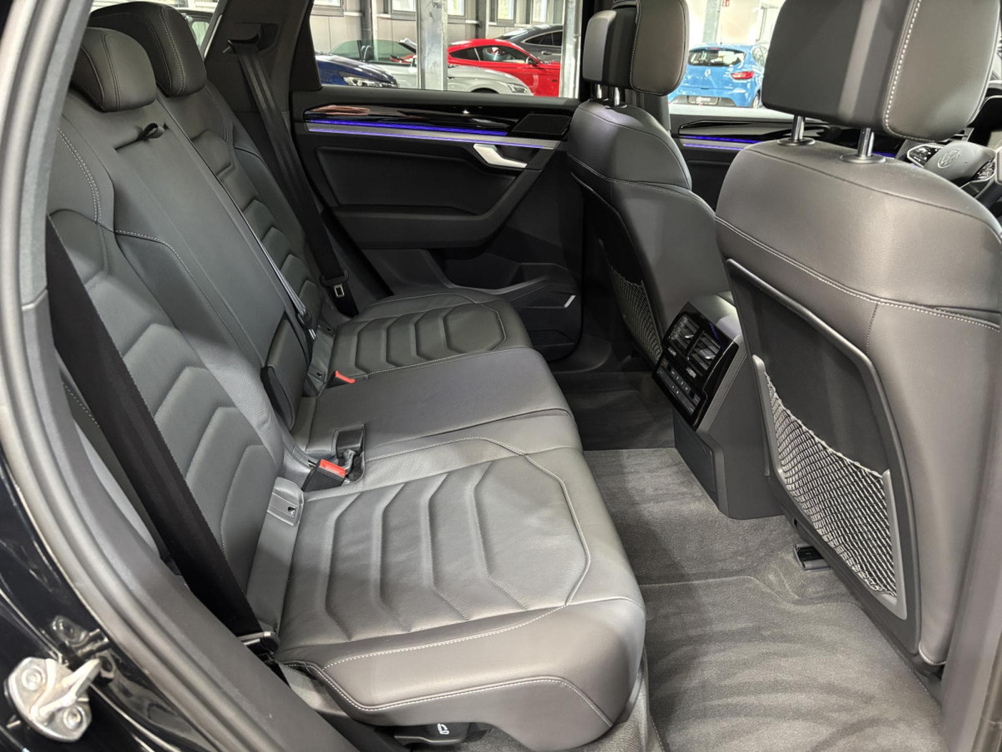 VW Touareg 3.0 V6 TDI R Line (2022) - Photo 12