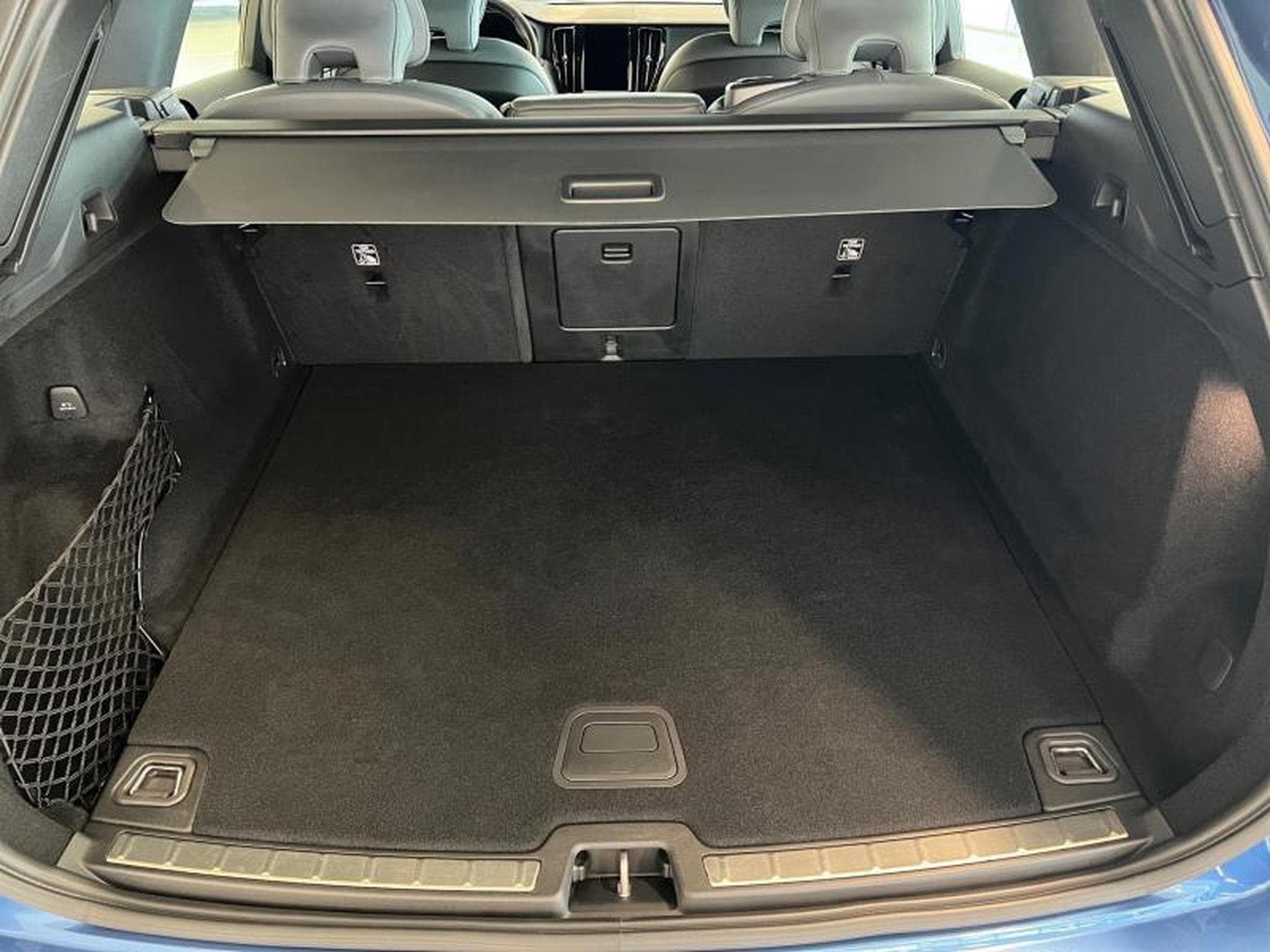 Volvo XC60 R-Design (2020) - Photo 18