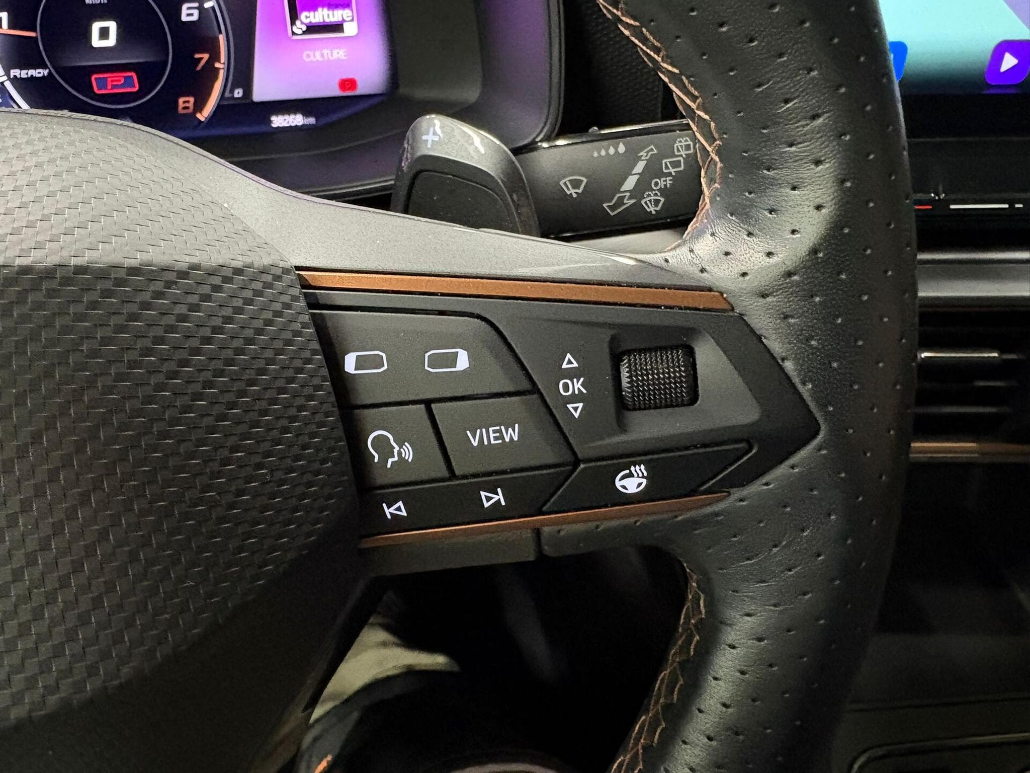 Cupra Leon 2.0 DSG7 300cv (2022) - Foto 13