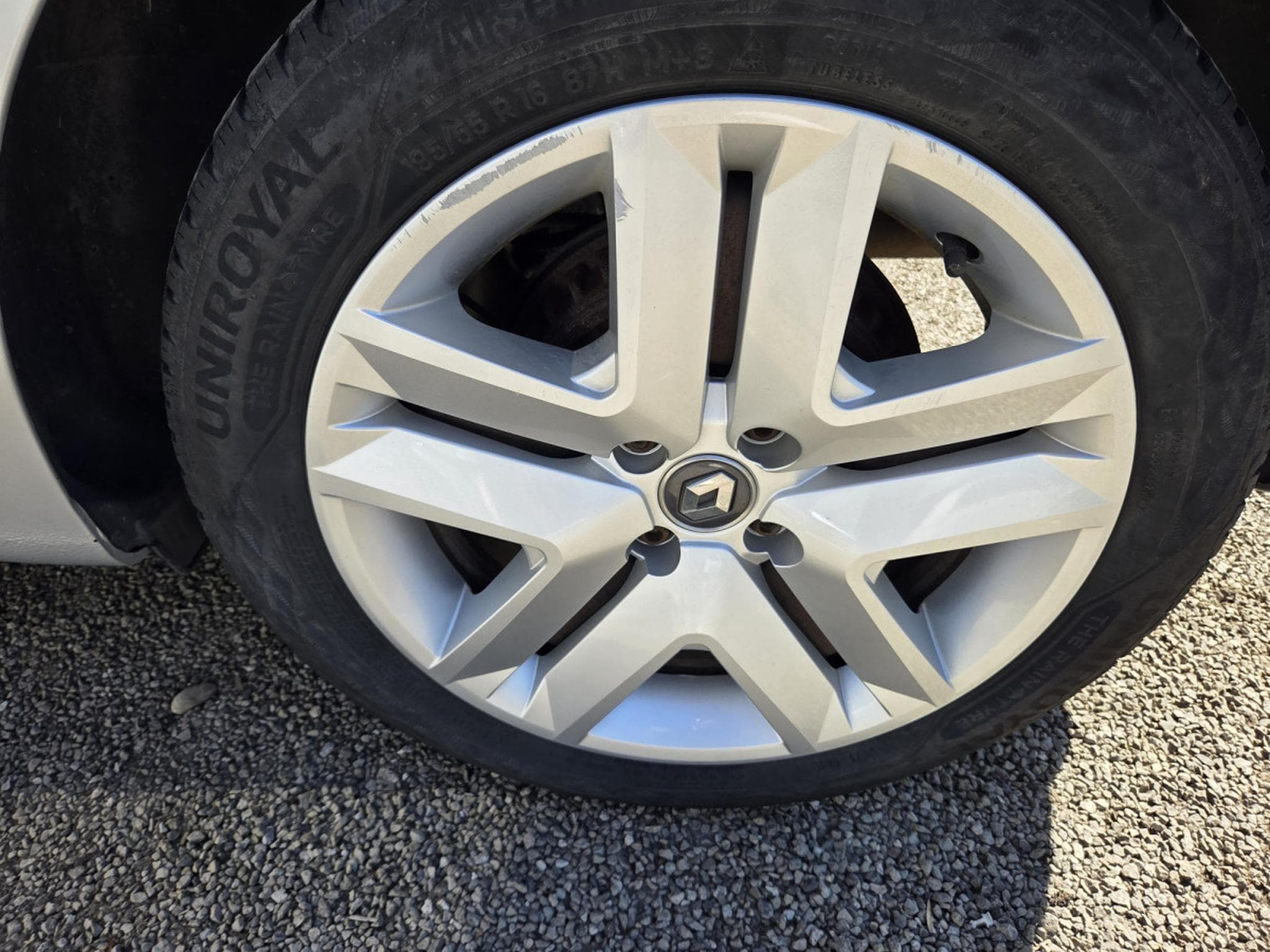 Renault Clio V 1.5 Dci 86CV Garantie 12 Mois (2020) - Foto 6