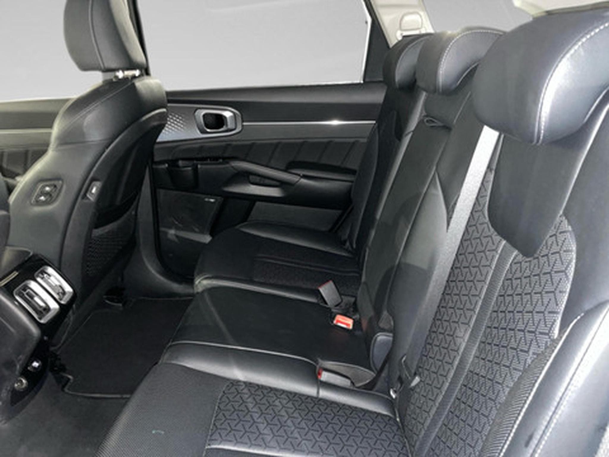 Kia Sorento Pace 1.6 PHEV 4WD AT (2026) - Photo 11