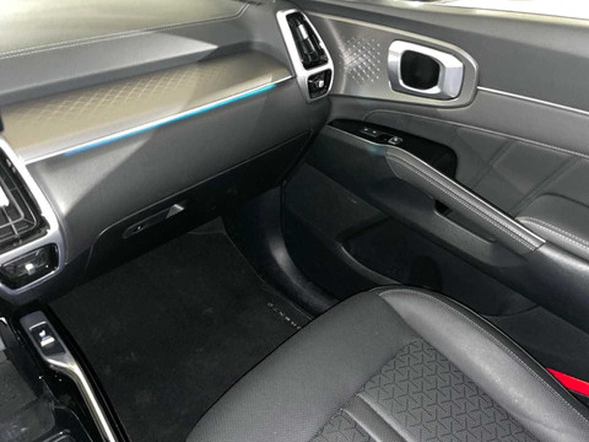 Kia Sorento Pace 1.6 PHEV 4WD AT (2026) - Photo 9