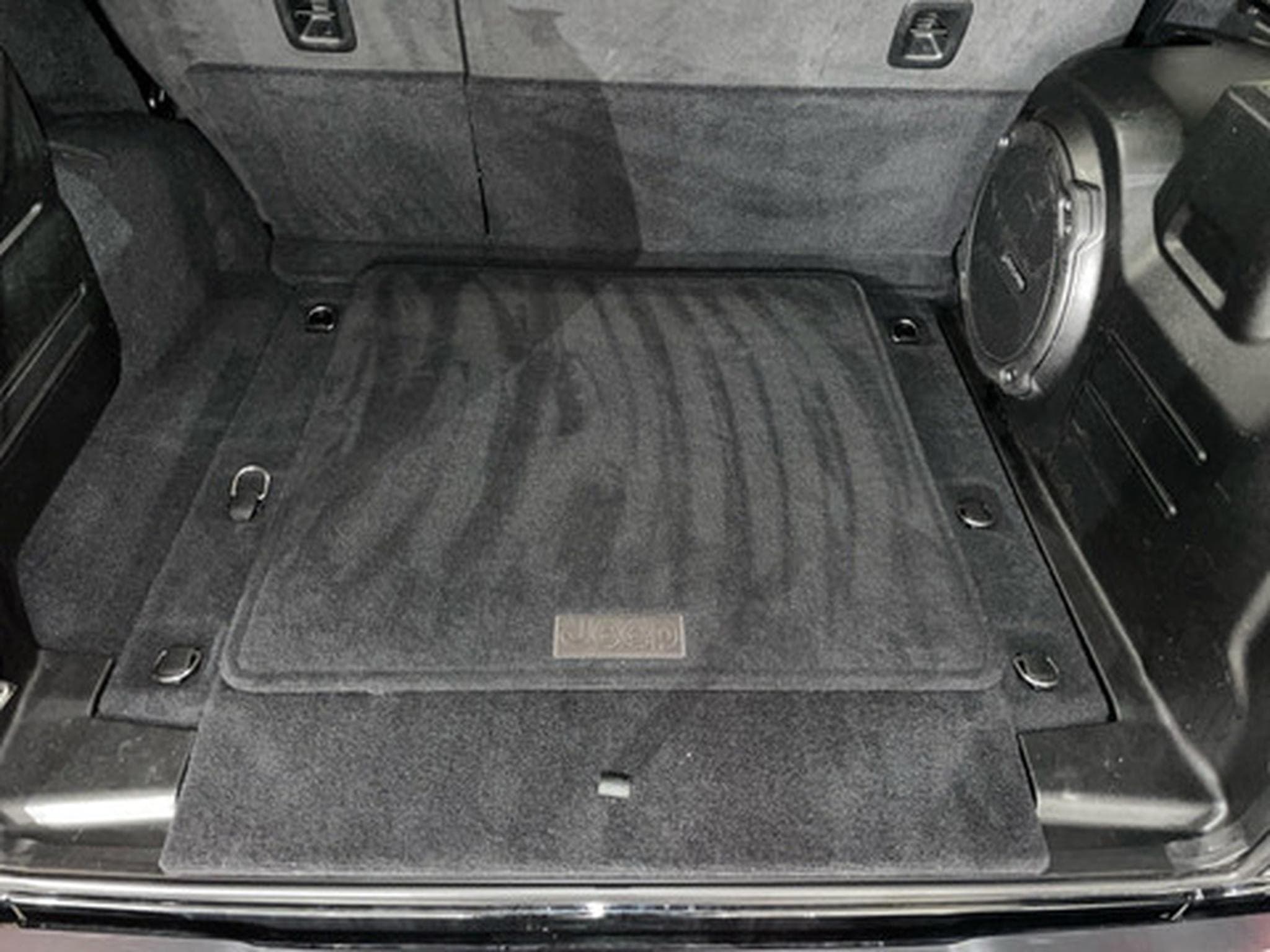 Jeep Wrangler Unlimited 2.0 Turbo 272hp AT8 4x4 Night Eagle (2020) - Foto 11