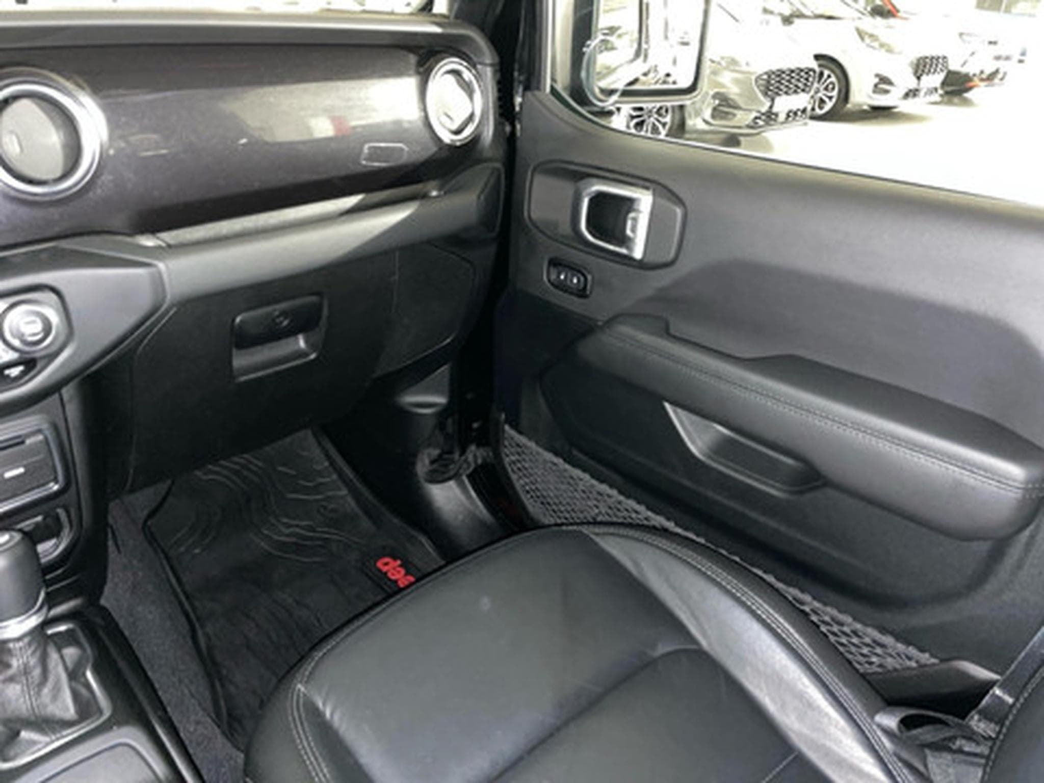 Jeep Wrangler Unlimited 2.0 Turbo 272hp AT8 4x4 Night Eagle (2020) - Foto 8