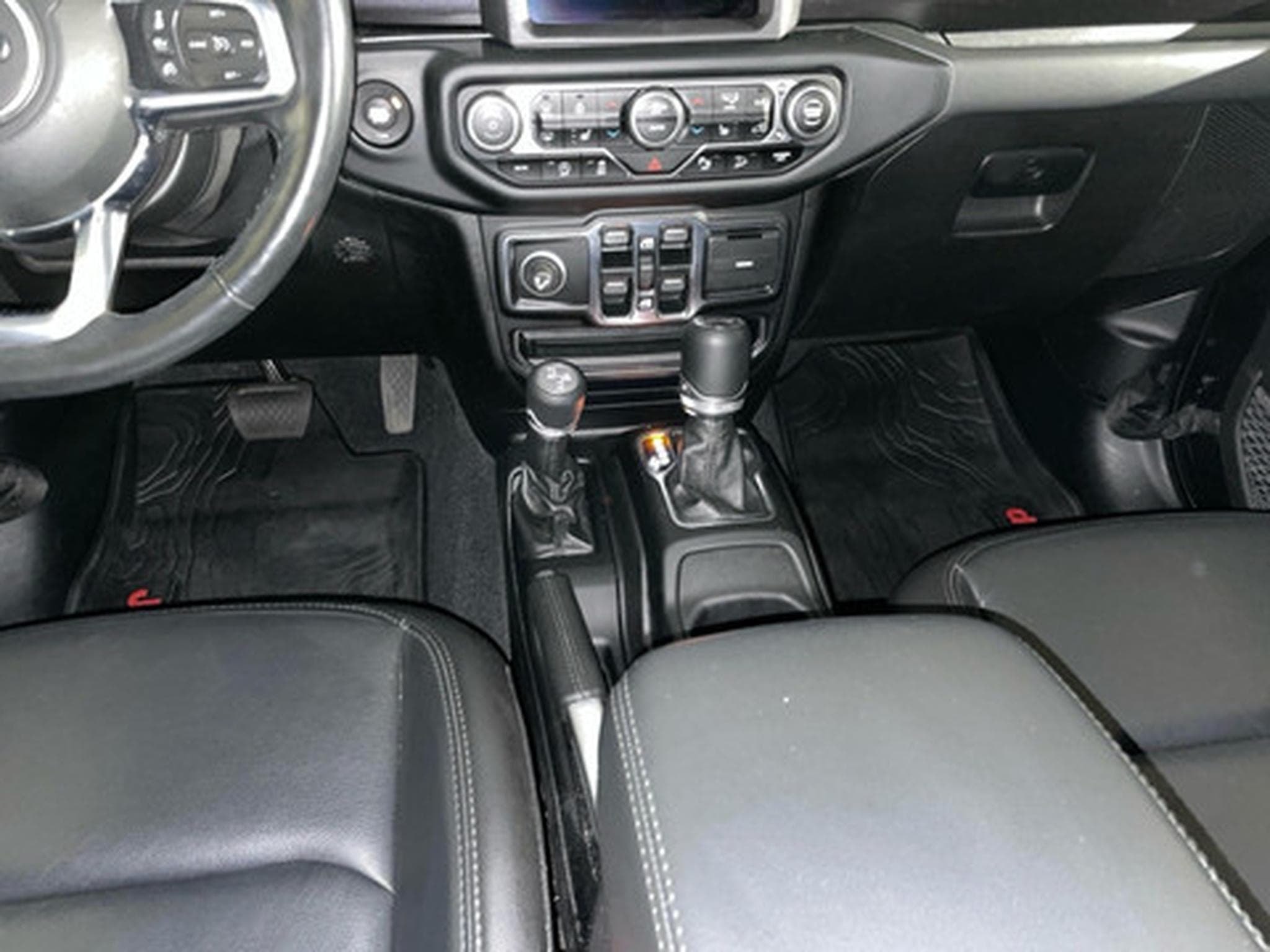 Jeep Wrangler Unlimited 2.0 Turbo 272hp AT8 4x4 Night Eagle (2020) - Foto 9