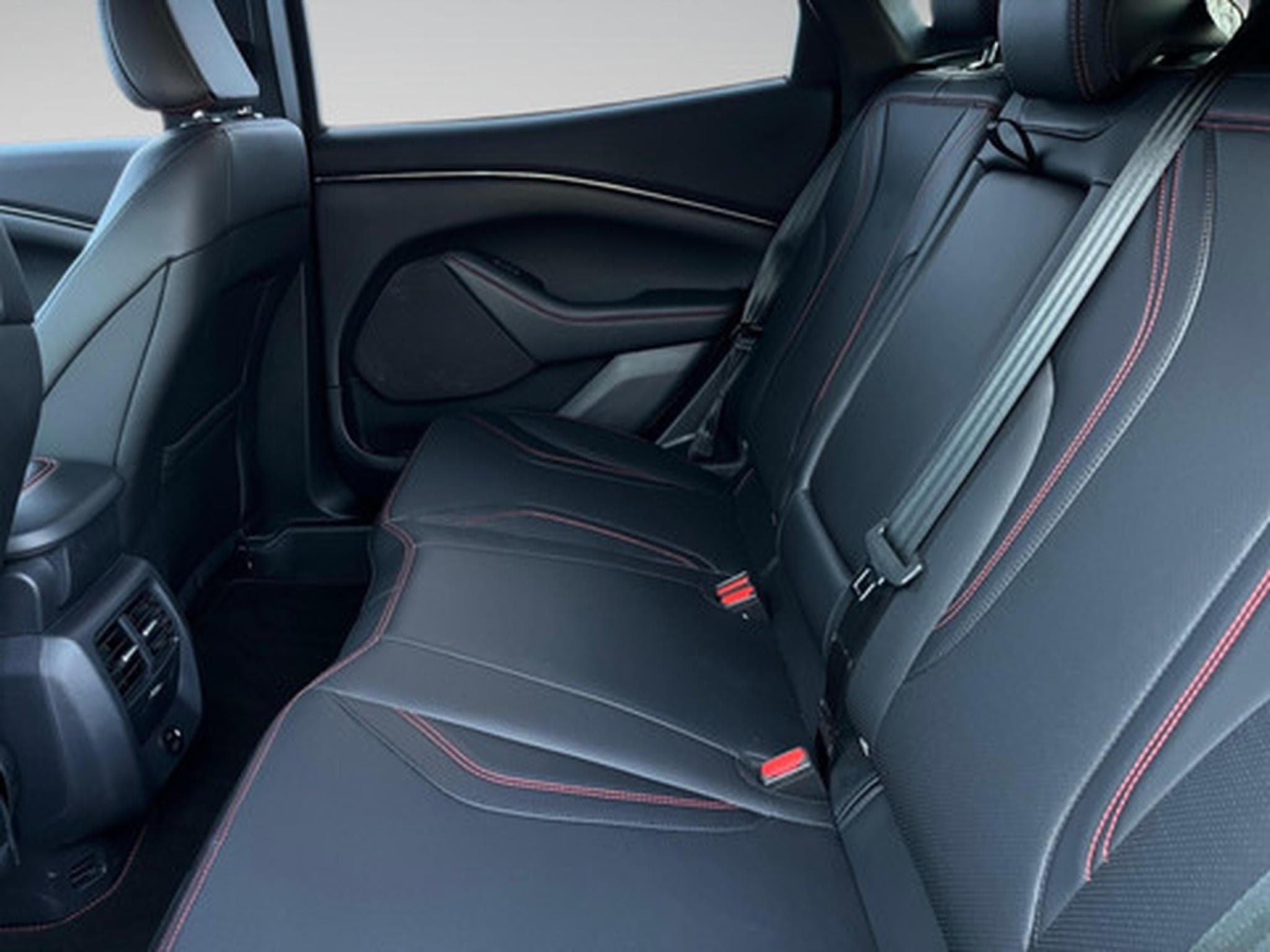 Ford Mustang Mach-E First Edition (2026) - Photo 11