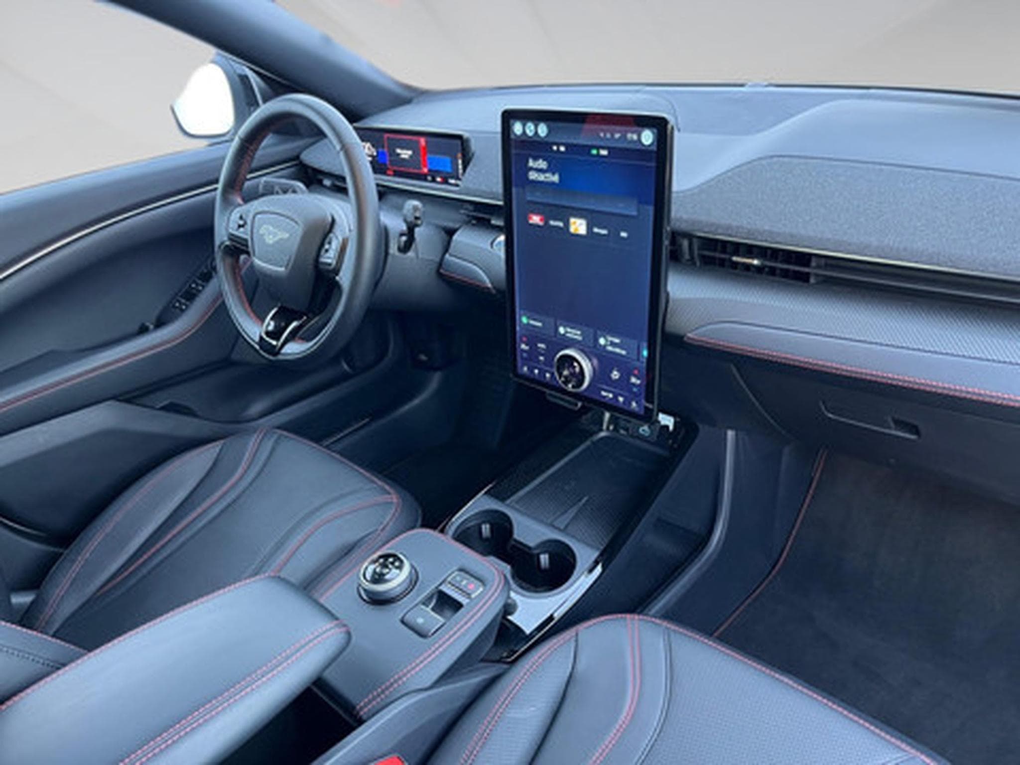 Ford Mustang Mach-E First Edition (2026) - Photo 6