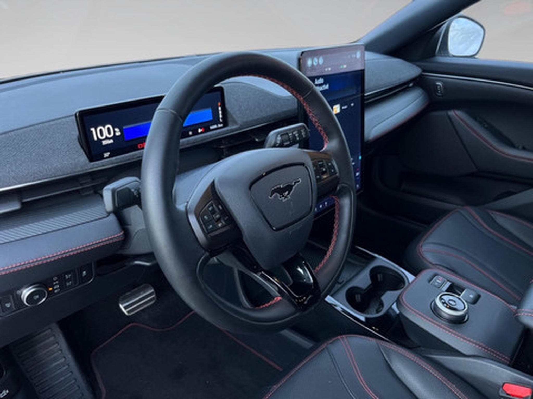 Ford Mustang Mach-E First Edition (2026) - Photo 8