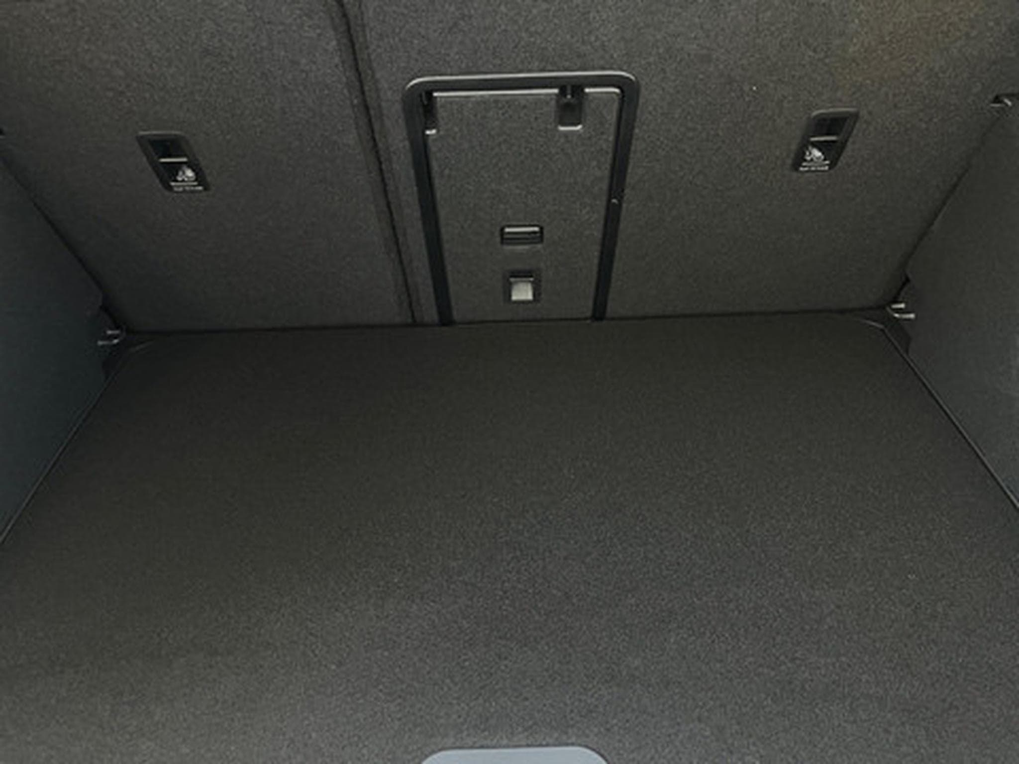 Ford Explorer 77kWh Extended Range RWD (2026) - Photo 11