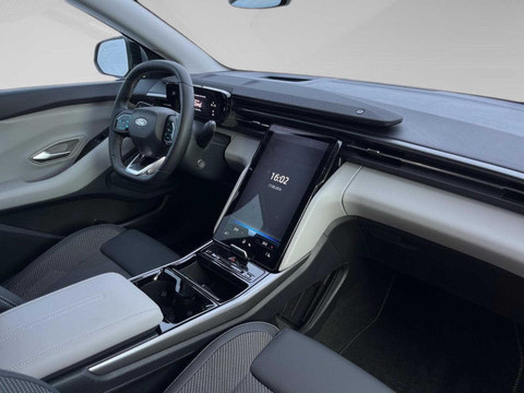 Ford Explorer 77kWh Extended Range RWD (2026) - Photo 6