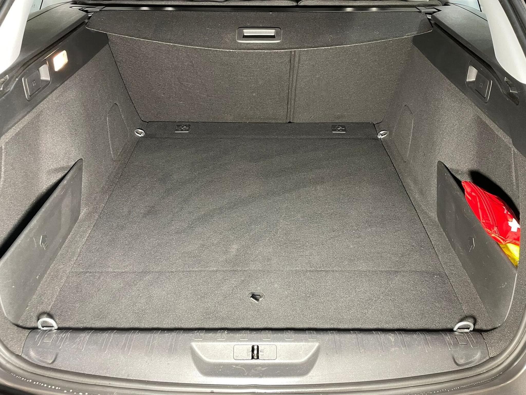 Peugeot 308 SW 1.5 BlueHDI 130 ALLURE EAT8 GPS BLUETOOTH (2020) - Photo 13