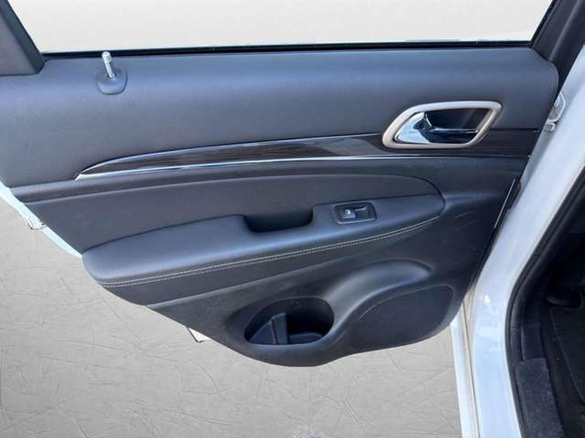 Jeep Cherokee 3.0 CRD Overland/AHK (2014) - Photo 17