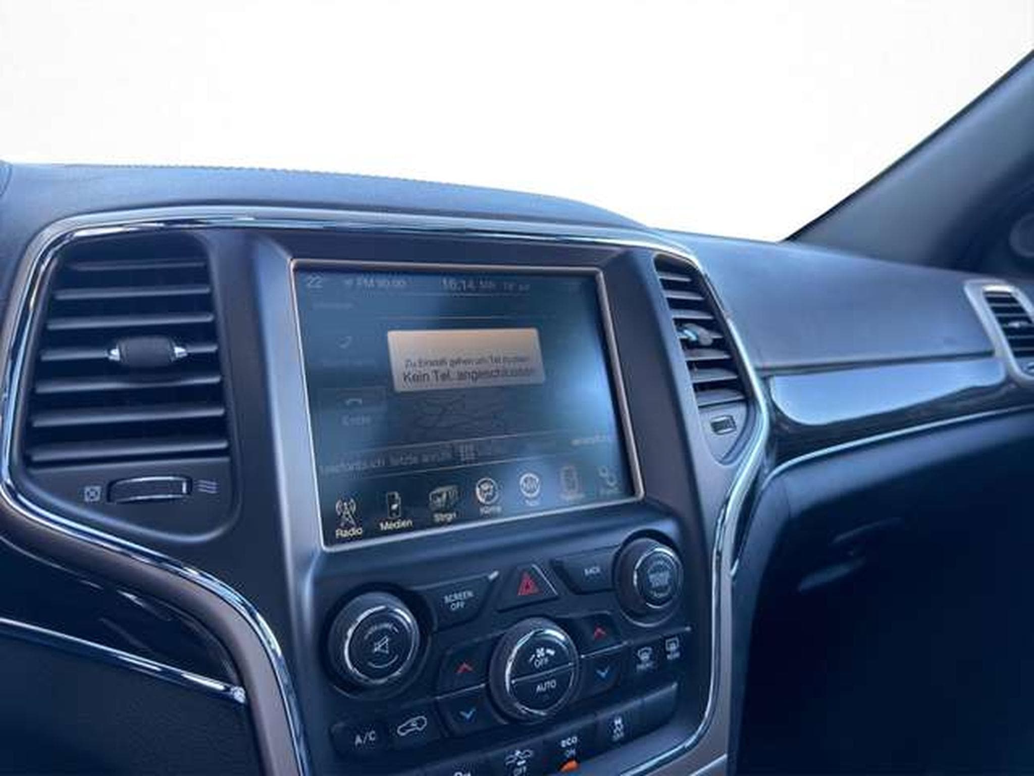 Jeep Cherokee 3.0 CRD Overland/AHK (2014) - Photo 22