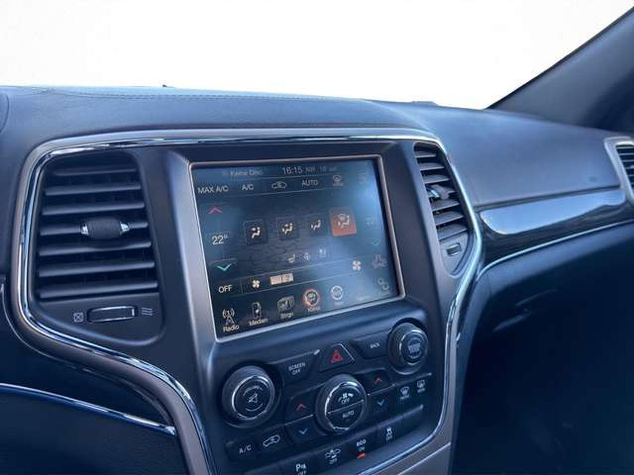 Jeep Cherokee 3.0 CRD Overland/AHK (2014) - Photo 24