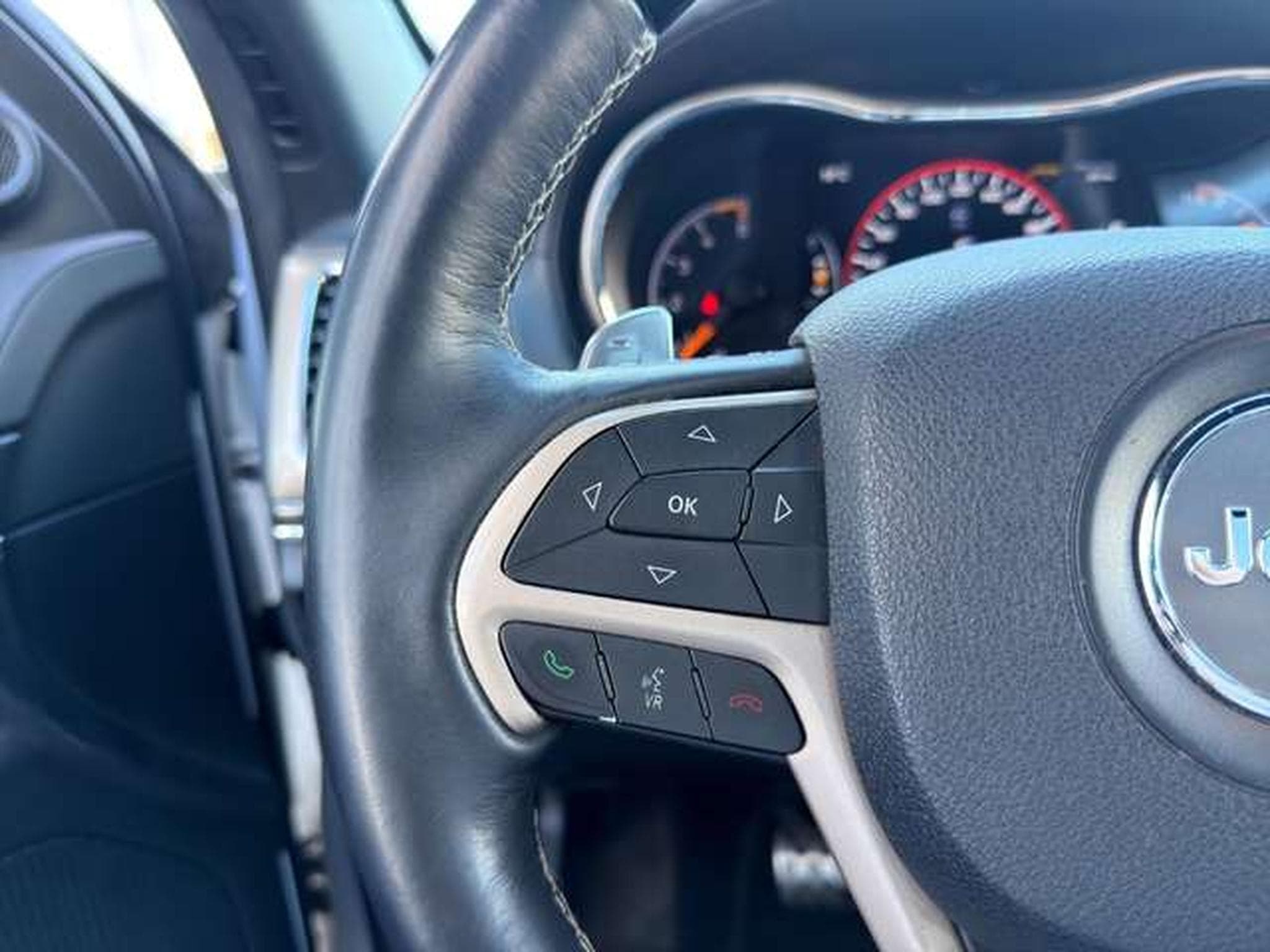 Jeep Cherokee 3.0 CRD Overland/AHK (2014) - Photo 25