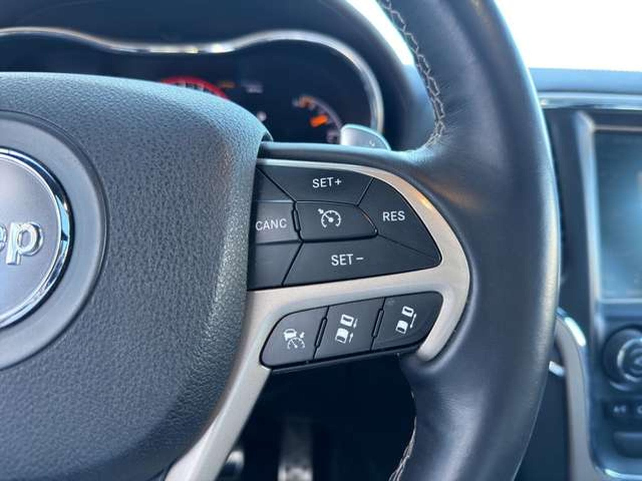 Jeep Cherokee 3.0 CRD Overland/AHK (2014) - Photo 26