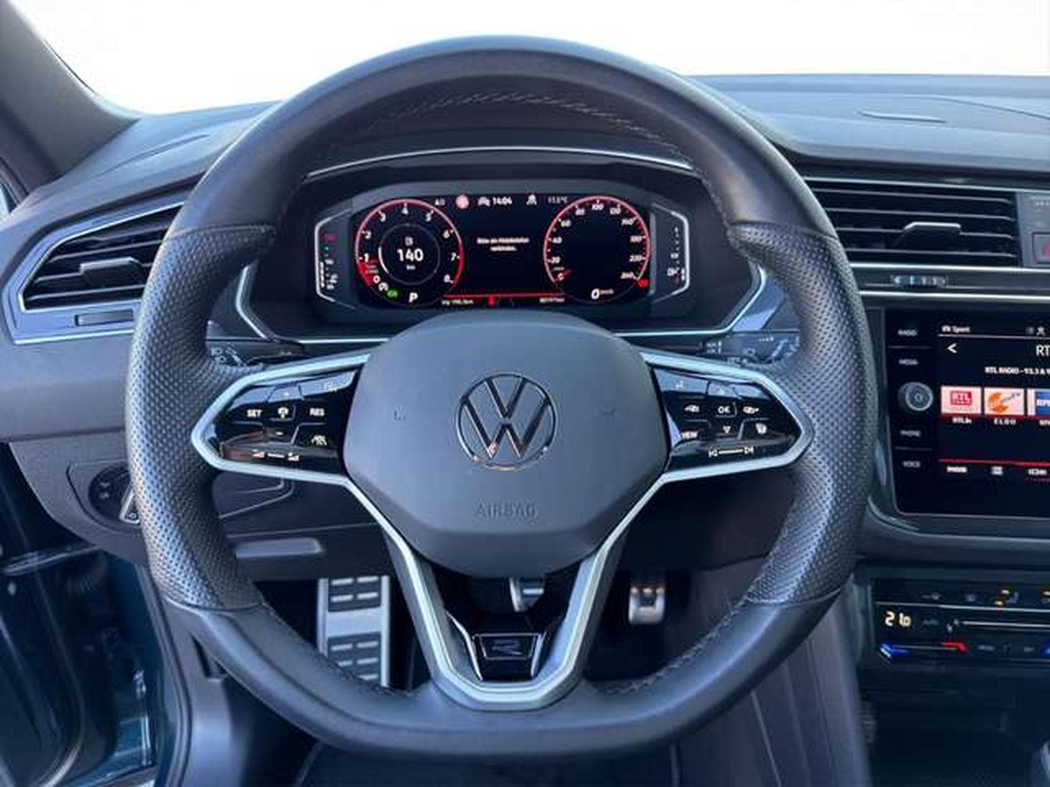 VW Tiguan R-Line 4Motion/Pano/Matrix/AHK/Side-Assis (2023) - Photo 10