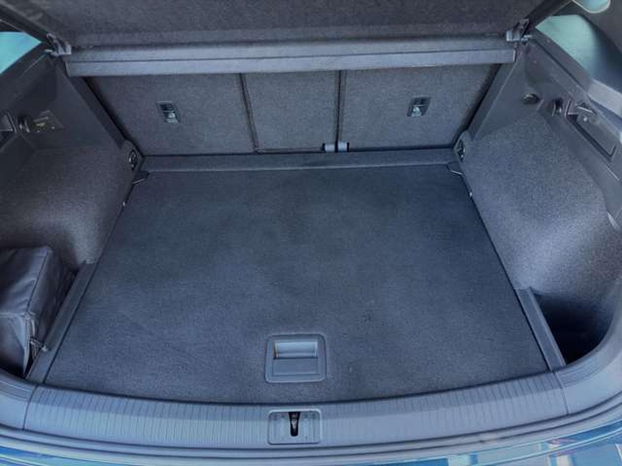 VW Tiguan R-Line 4Motion/Pano/Matrix/AHK/Side-Assis (2023) - Photo 20