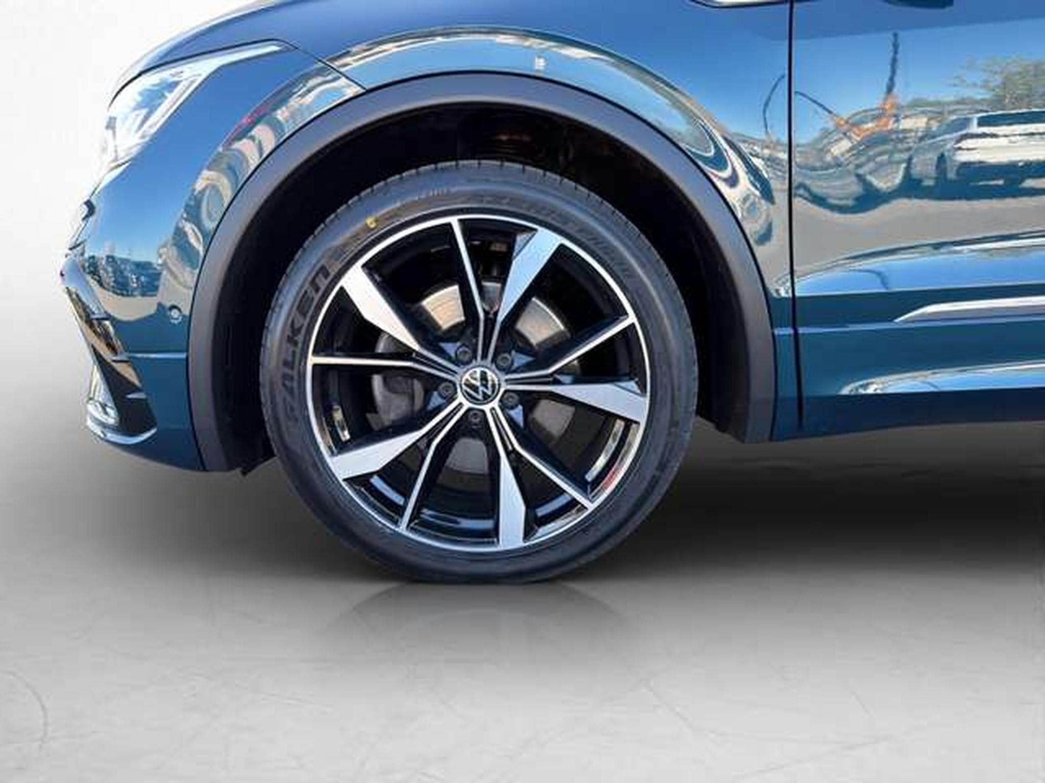 VW Tiguan R-Line 4Motion/Pano/Matrix/AHK/Side-Assis (2023) - Photo 21