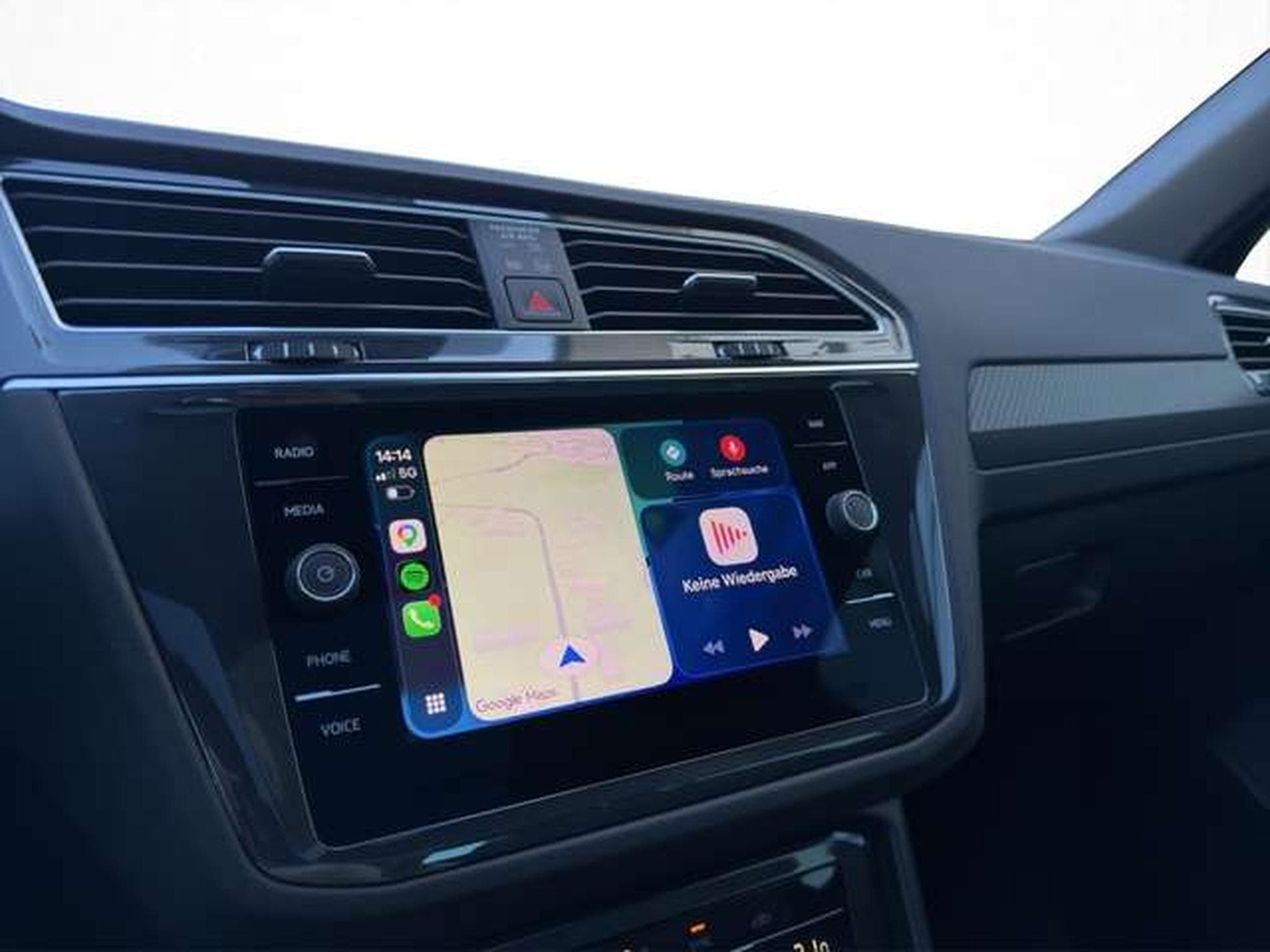 VW Tiguan R-Line 4Motion/Pano/Matrix/AHK/Side-Assis (2023) - Photo 26