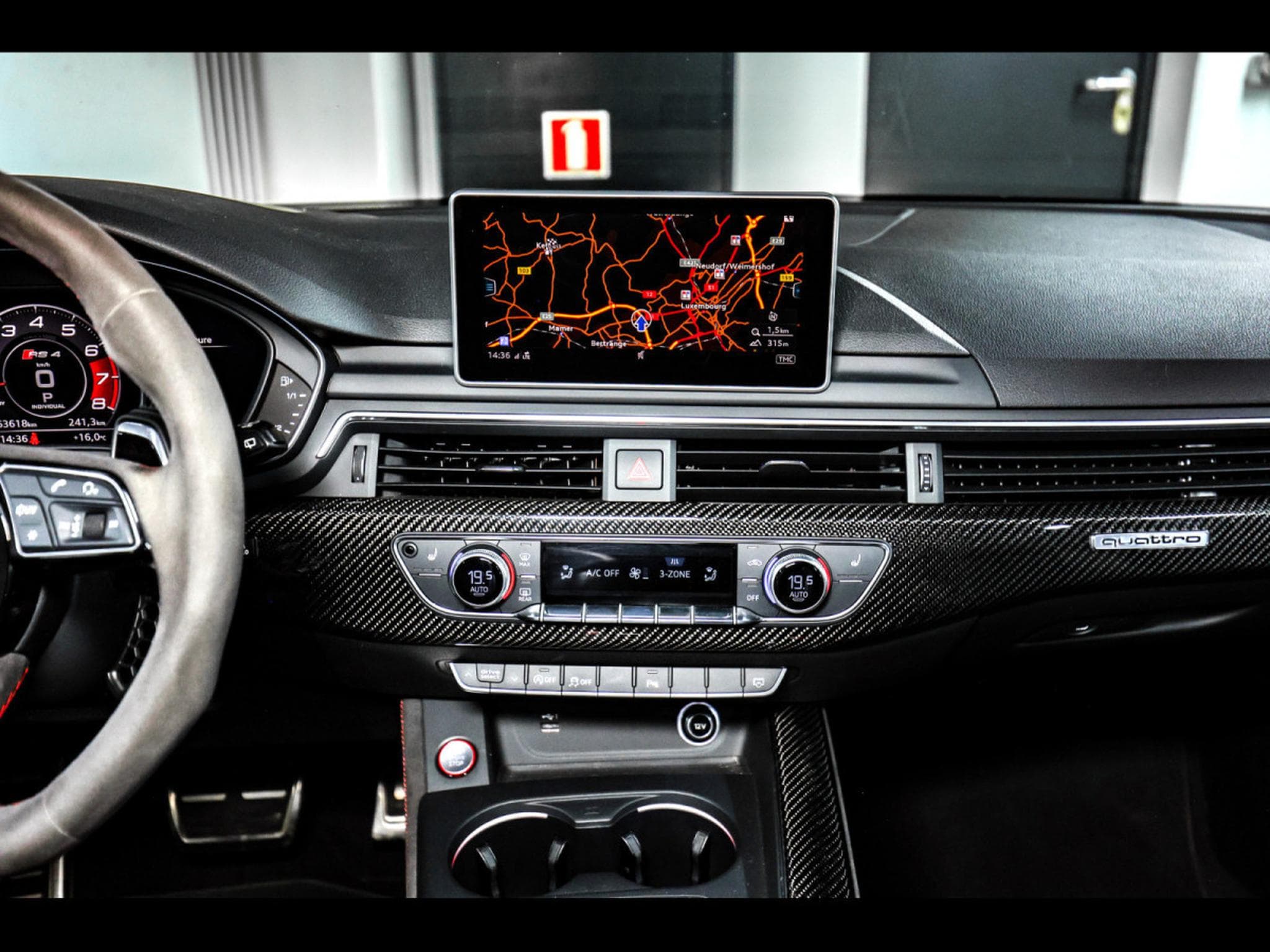 Audi RS4 AVANT 2.9 TFSI QUATTRO TIPTRONIC – AUDI EXCLUSIVE CARBON DES (2018) - Photo 15